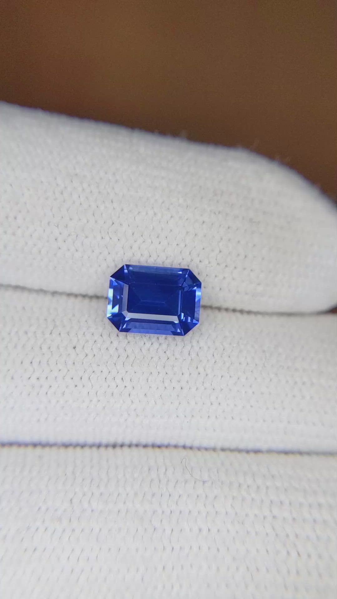 1.89 Ct. Blue Sapphire from Ceylon (Sri Lanka) Size Video