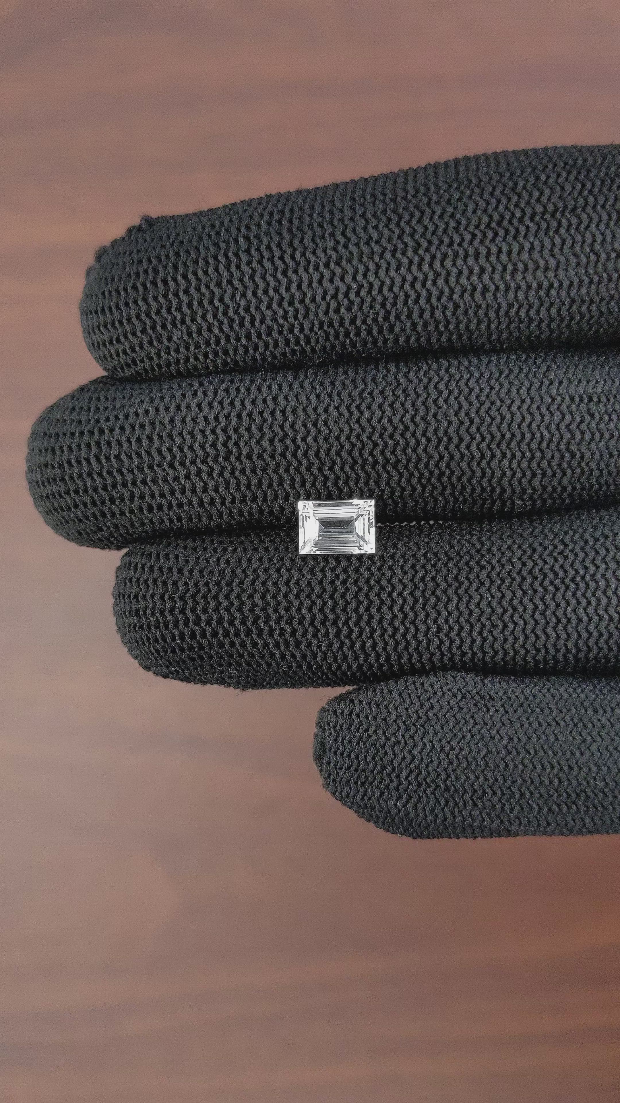 1.57 Ct. White Sapphire from Ceylon (Sri Lanka) Size Video