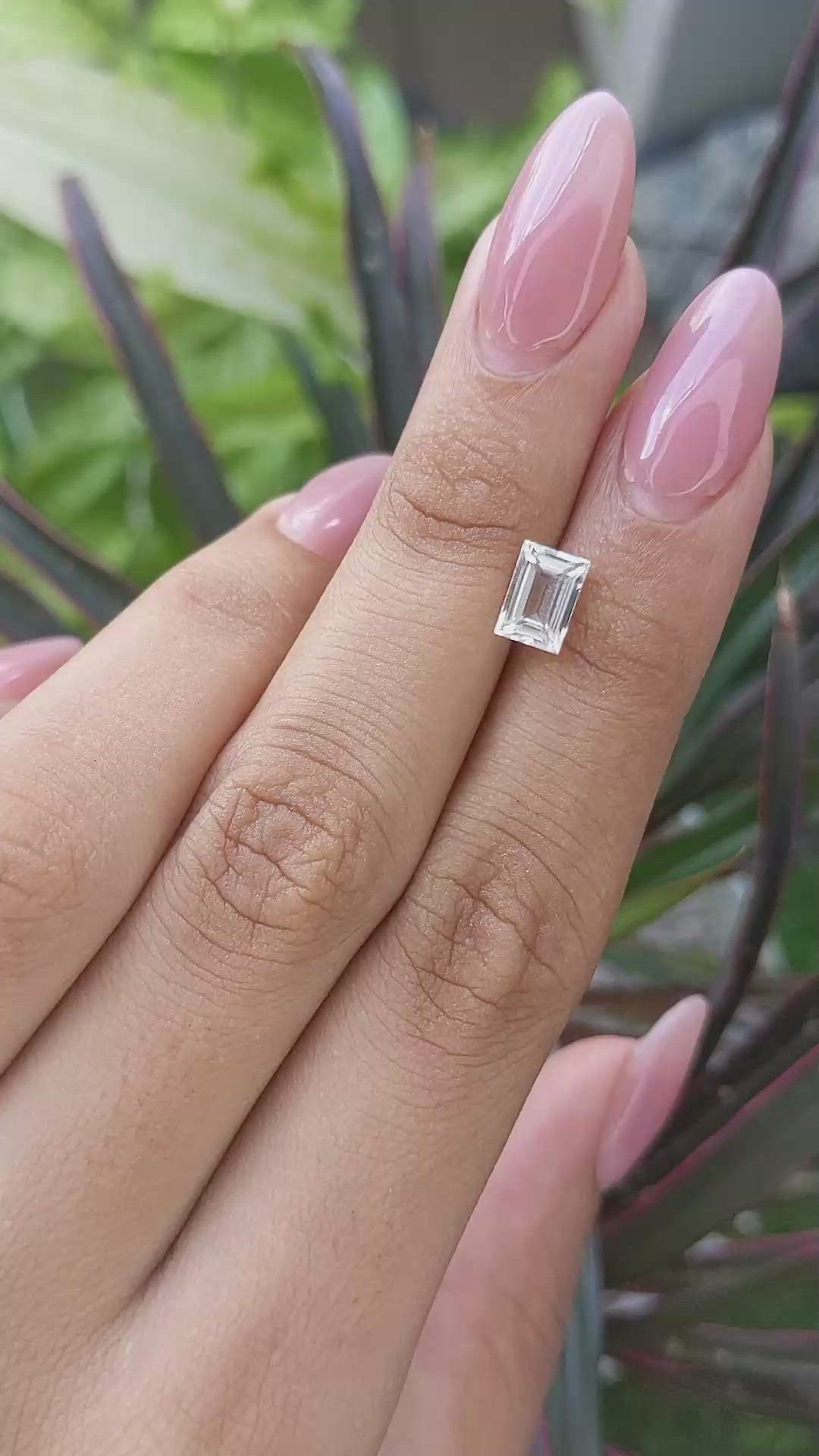 1.57 Ct. White Sapphire from Ceylon (Sri Lanka) Size Video