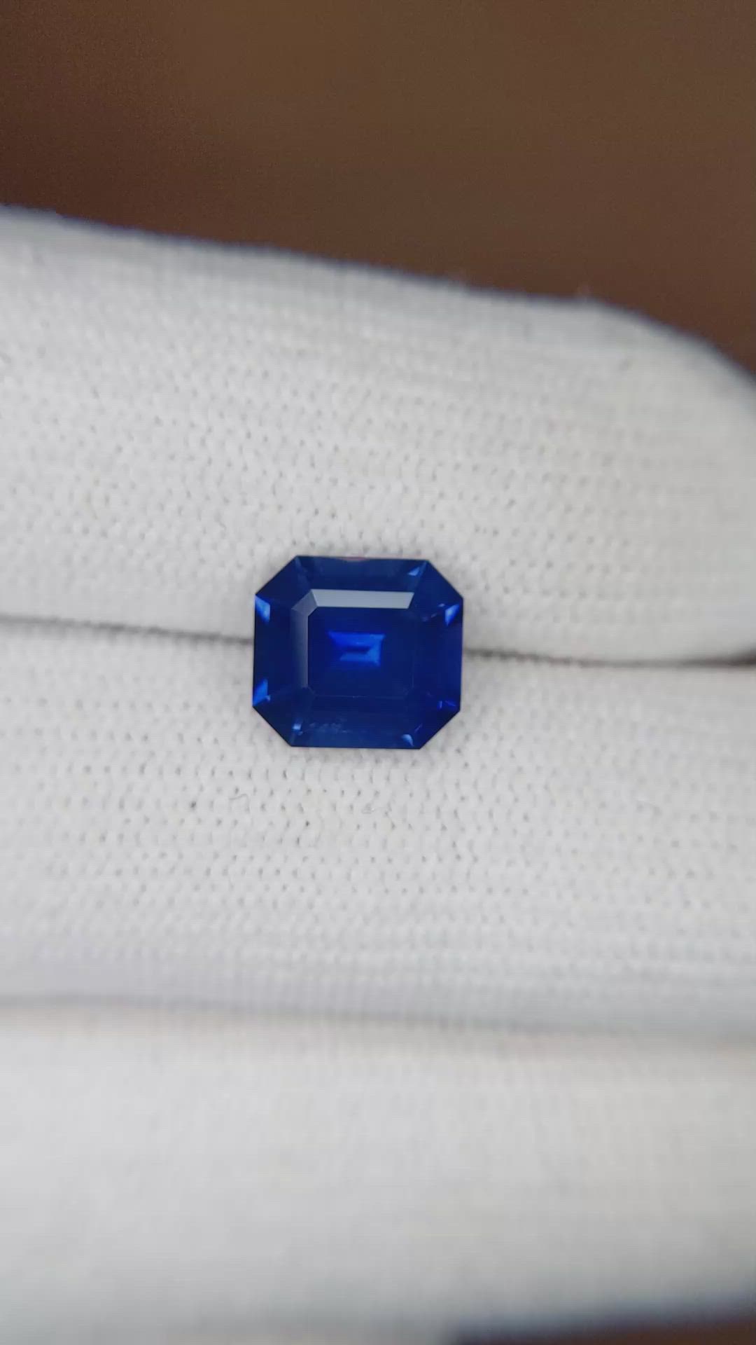 2.60 Ct. Blue Sapphire from Ceylon (Sri Lanka) Size Video