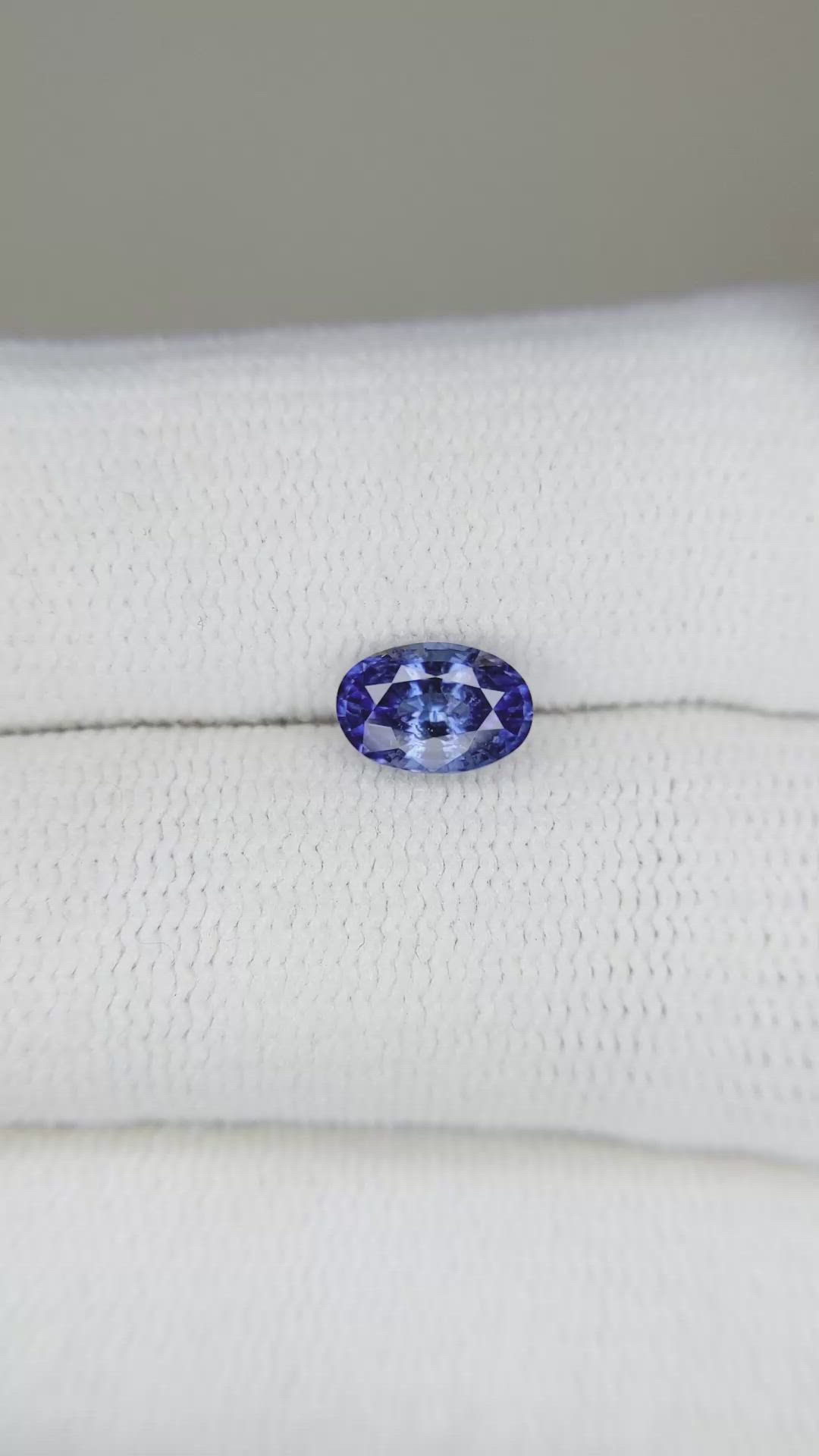 1.03 Ct. Blue Sapphire from Ceylon (Sri Lanka) Size Video