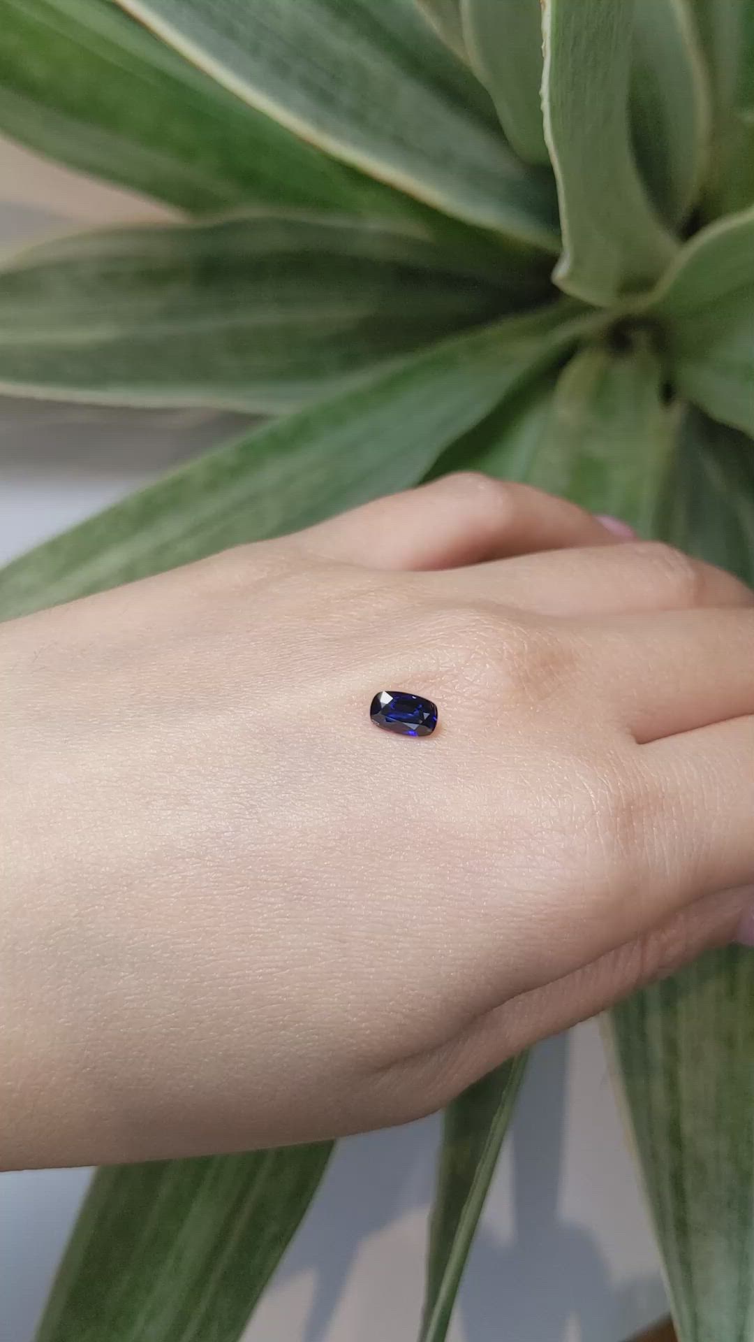 0.91 Ct. Blue Sapphire from Ceylon (Sri Lanka) Size Video