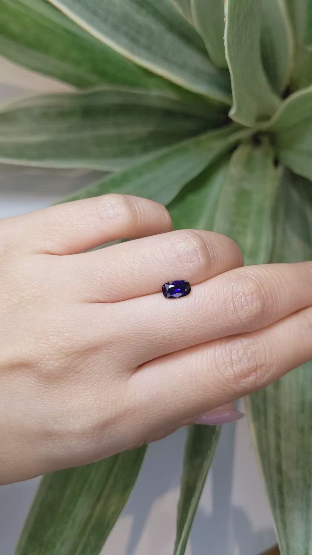 0.91 Ct. Blue Sapphire from Ceylon (Sri Lanka) Size Video