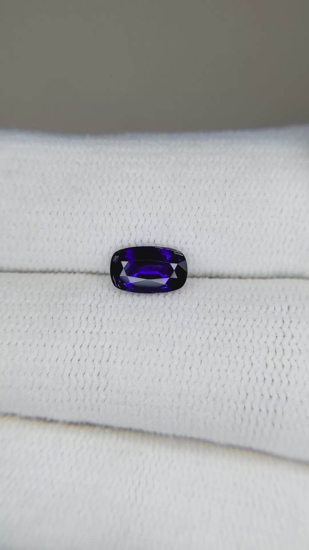 0.91 Ct. Blue Sapphire from Ceylon (Sri Lanka) Size Video