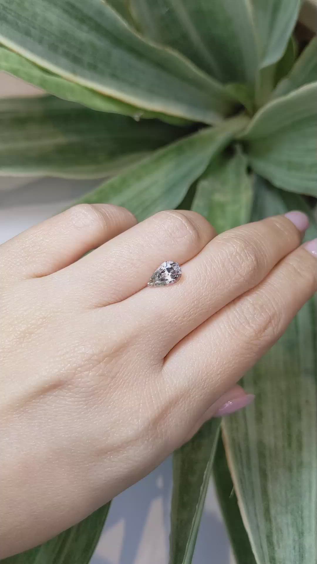 1.77 Ct. Green Sapphire from Ceylon (Sri Lanka) Size Video