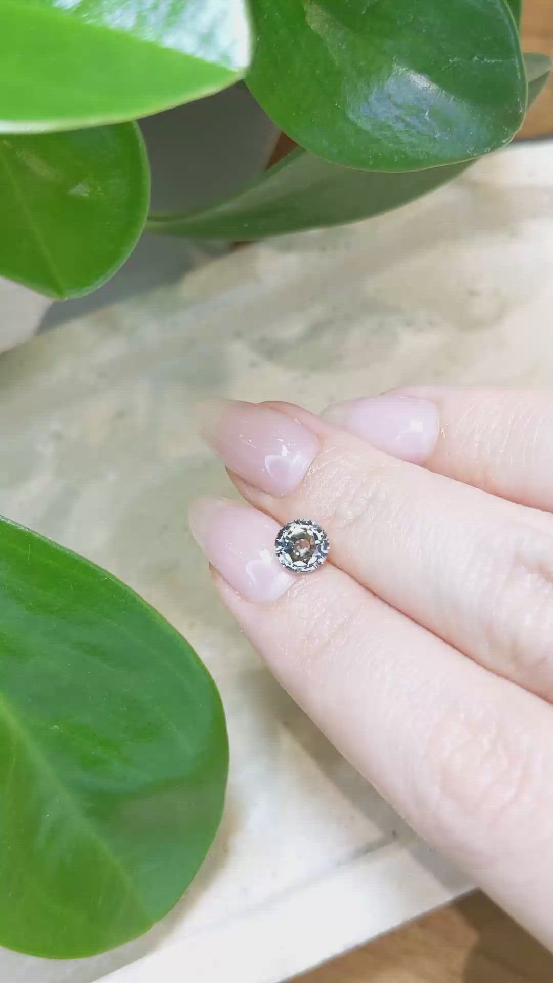 1.42 Ct. Bi Color Sapphire from Ceylon (Sri Lanka) Size Video