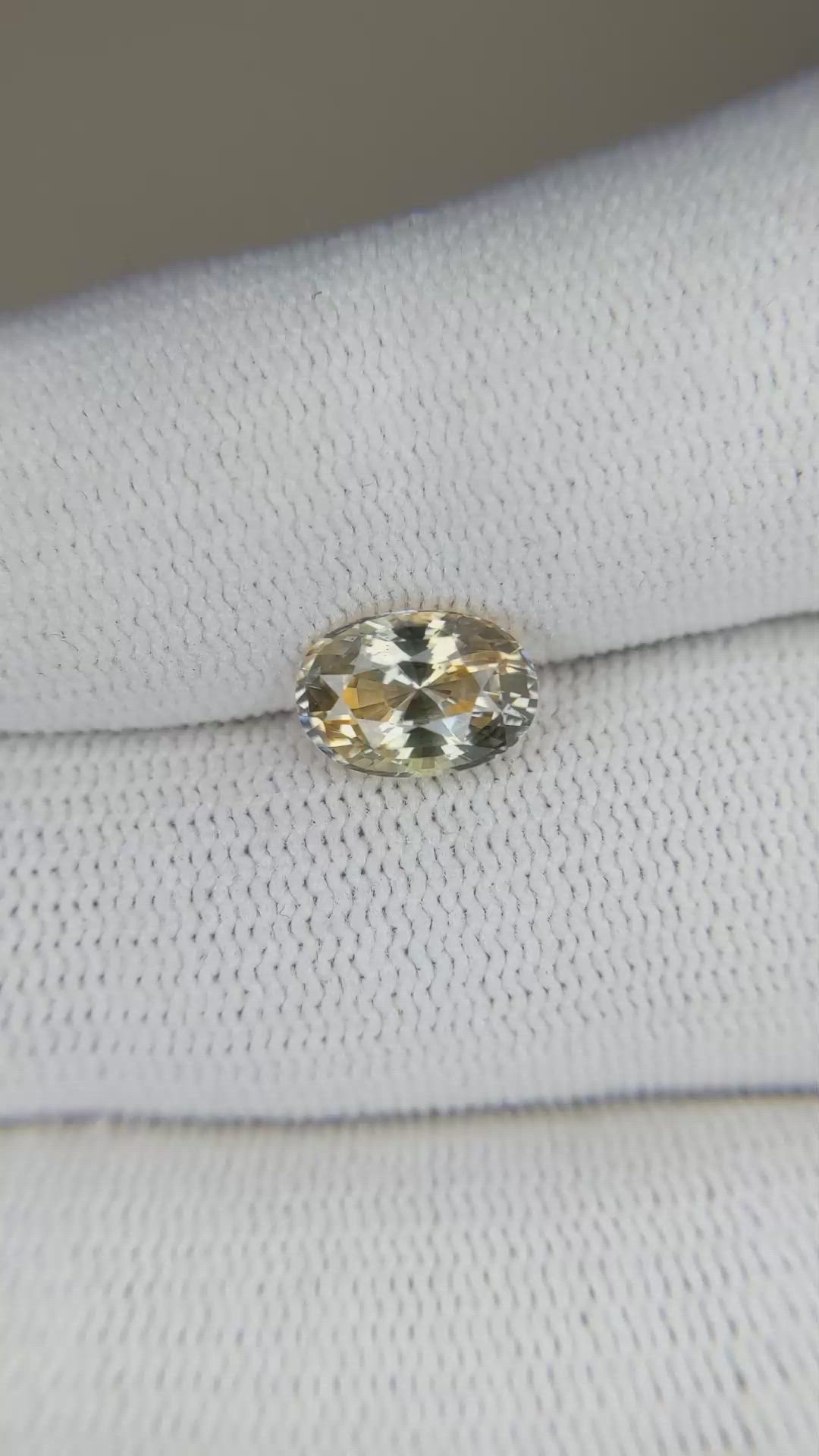 2.08 Ct. Bi Color Sapphire from Ceylon (Sri Lanka) Size Video
