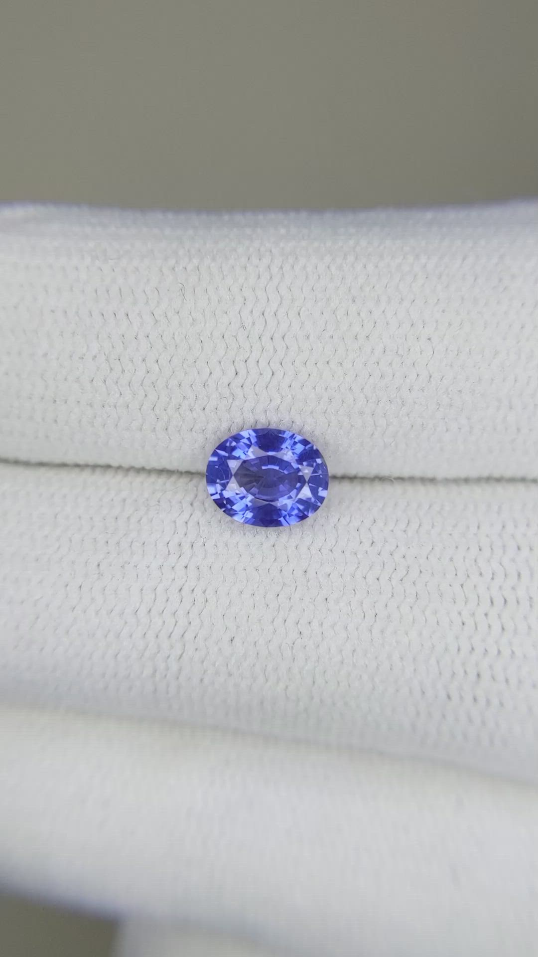 1.00 Ct. Blue Sapphire from Ceylon (Sri Lanka) Size Video