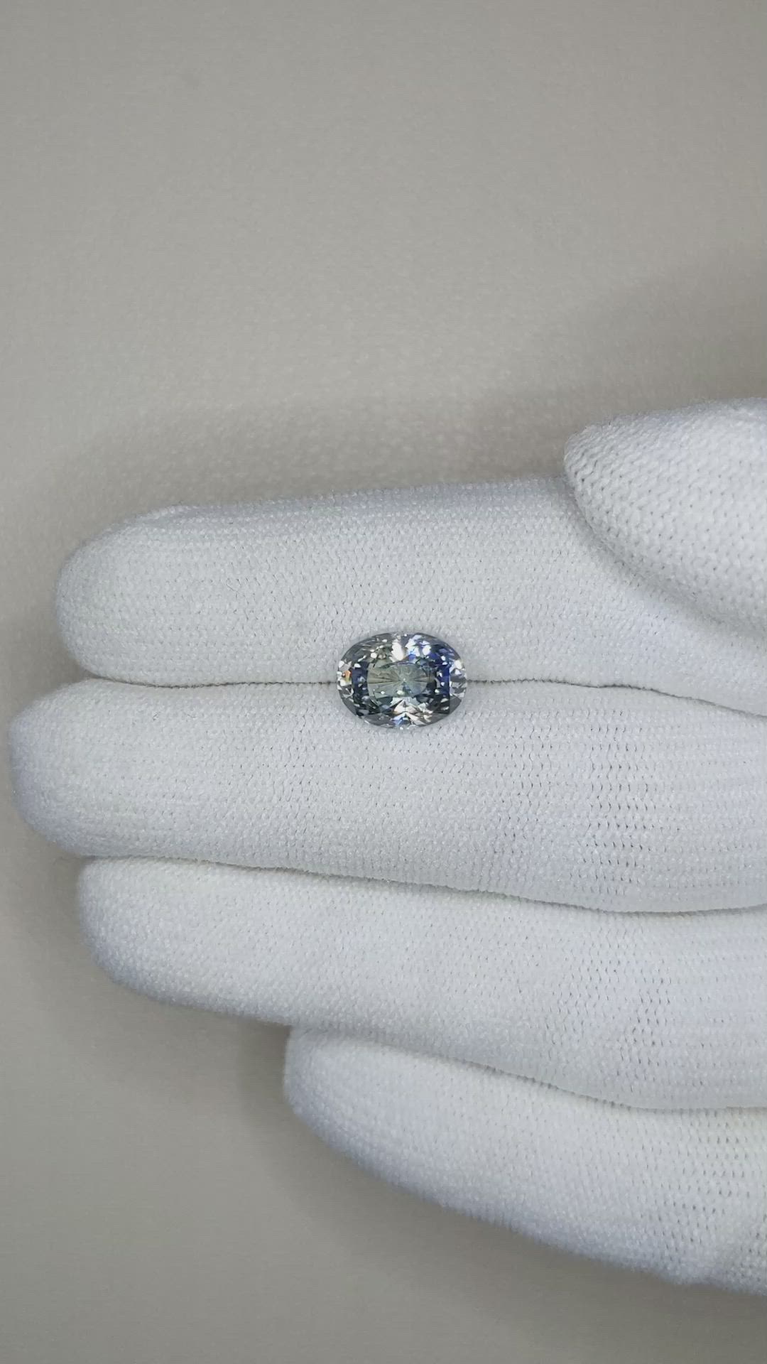 3.22 Ct. Bi Color Sapphire from Ceylon (Sri Lanka) Size Video