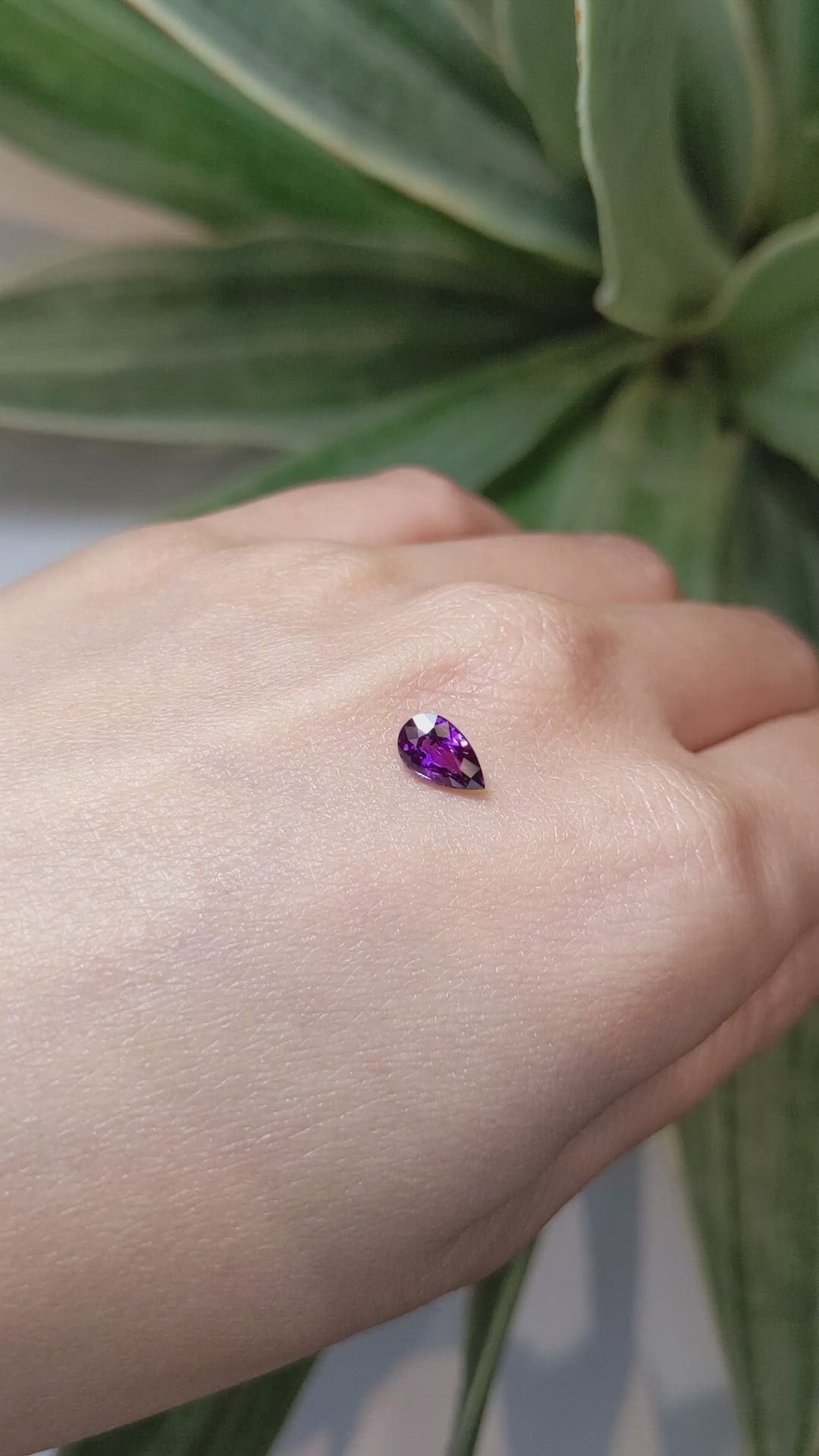 0.86 Ct. Purple Sapphire from Ceylon (Sri Lanka) Size Video
