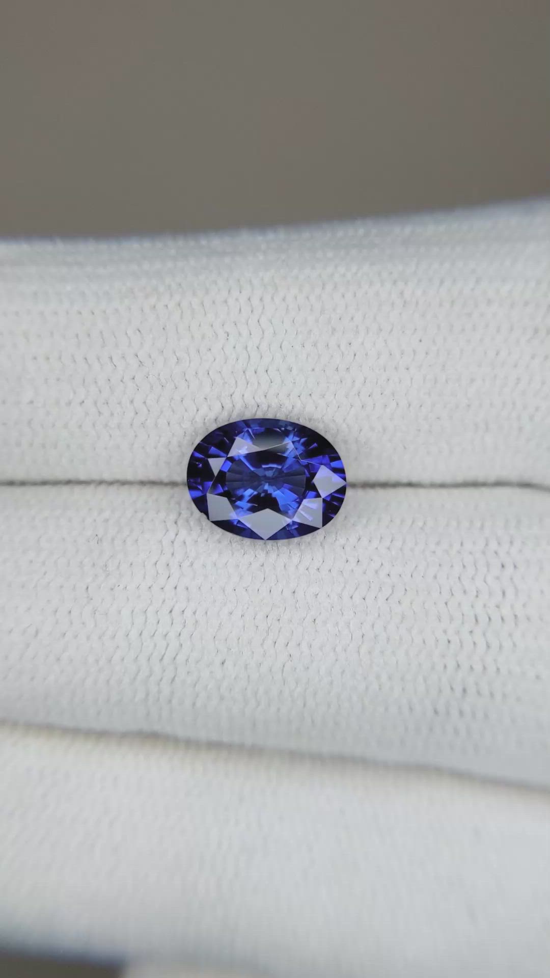 1.86 Ct. Blue Sapphire from Ceylon (Sri Lanka) Size Video