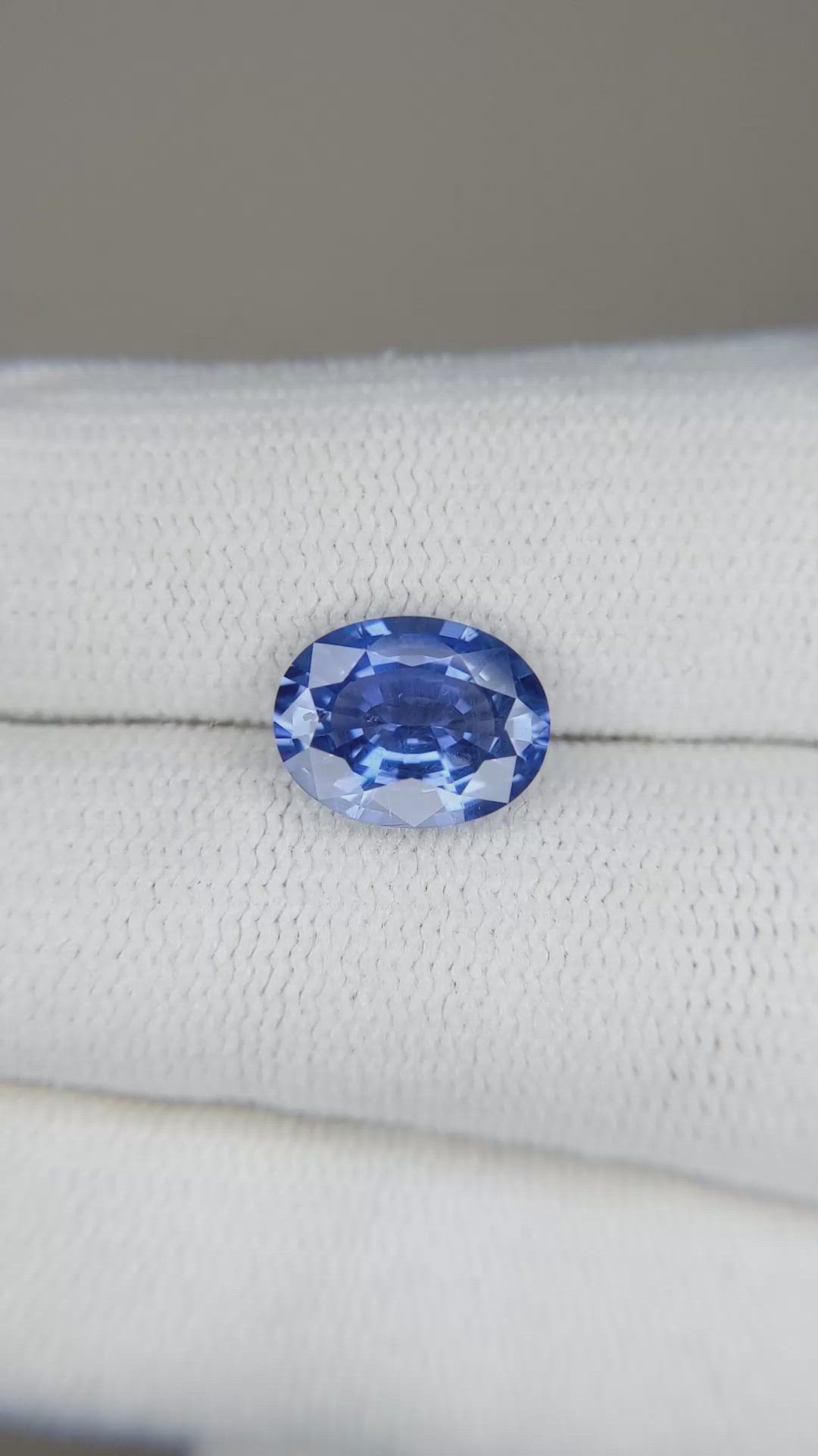 2.67 Ct. Blue Sapphire from Ceylon (Sri Lanka) Size Video