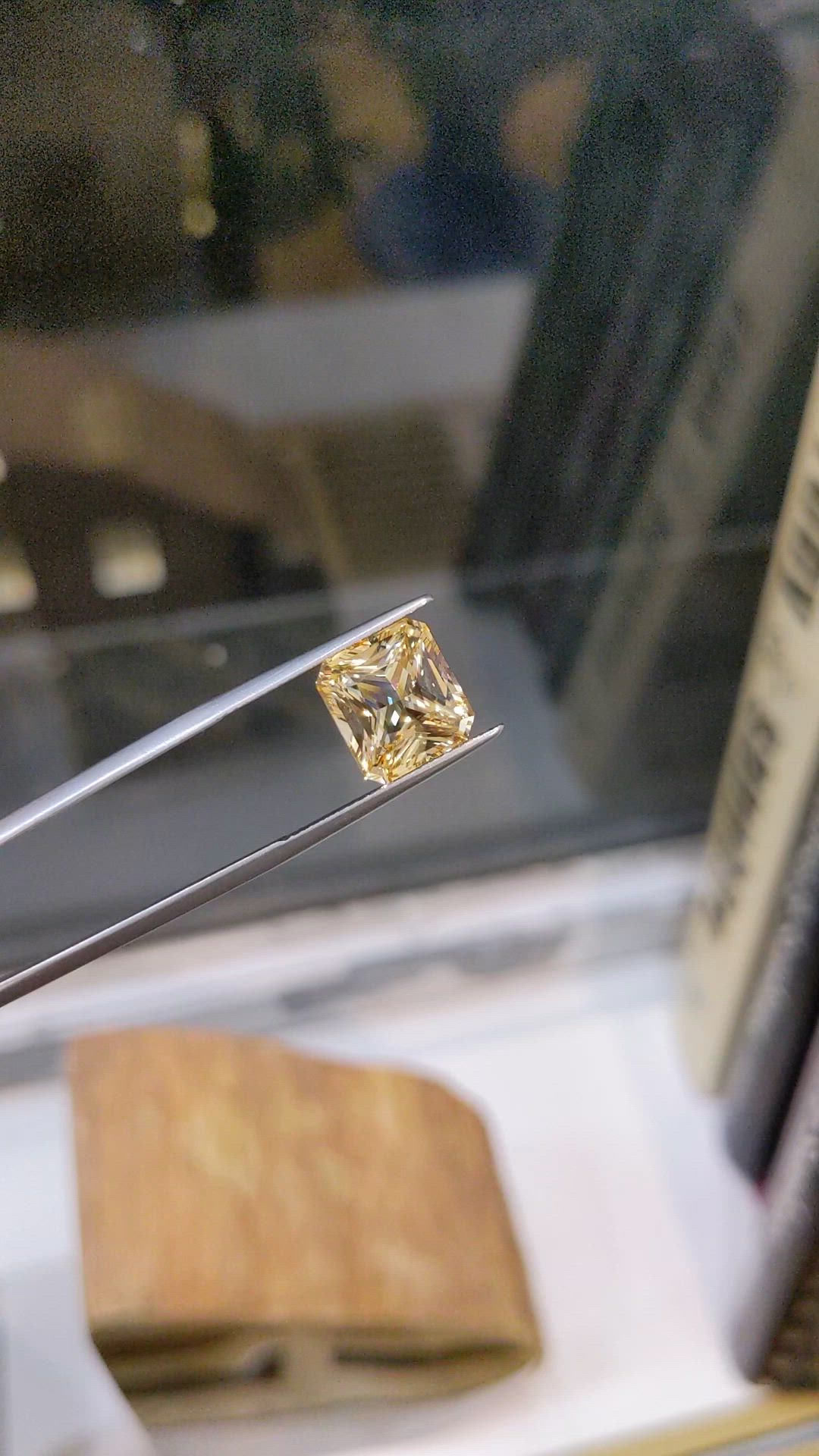 6.38 Ct. Yellow Sapphire from Ceylon (Sri Lanka) Size Video