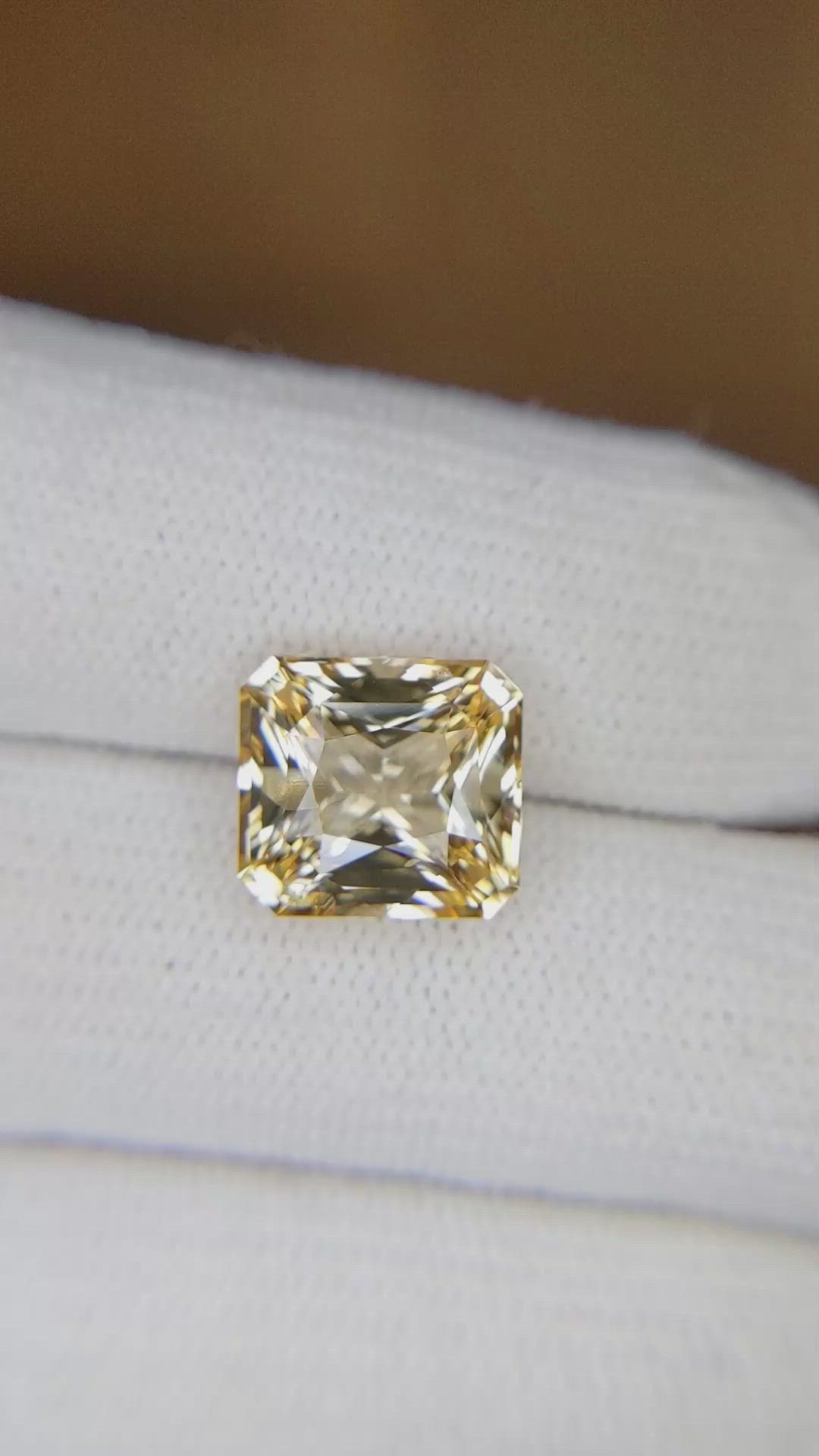 6.38 Ct. Yellow Sapphire from Ceylon (Sri Lanka) Size Video