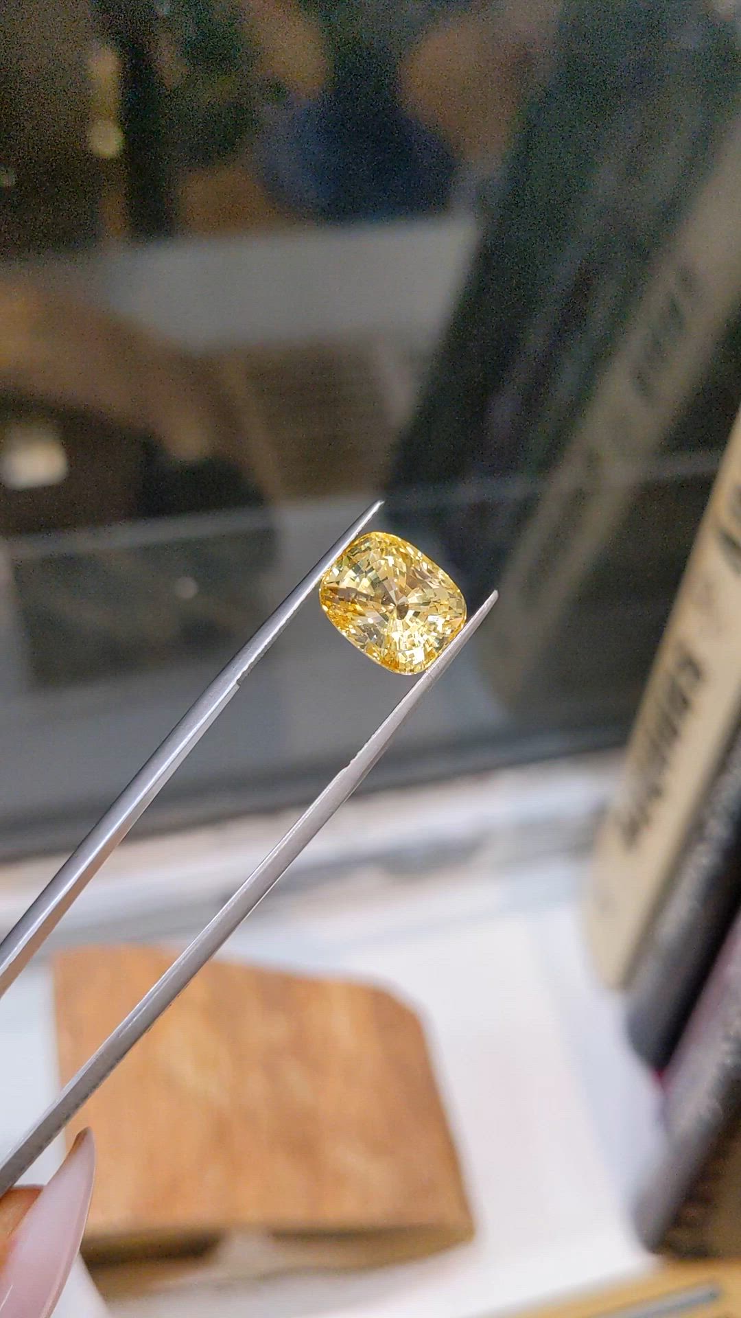 8.57 Ct. Yellow Sapphire from Ceylon (Sri Lanka) Size Video