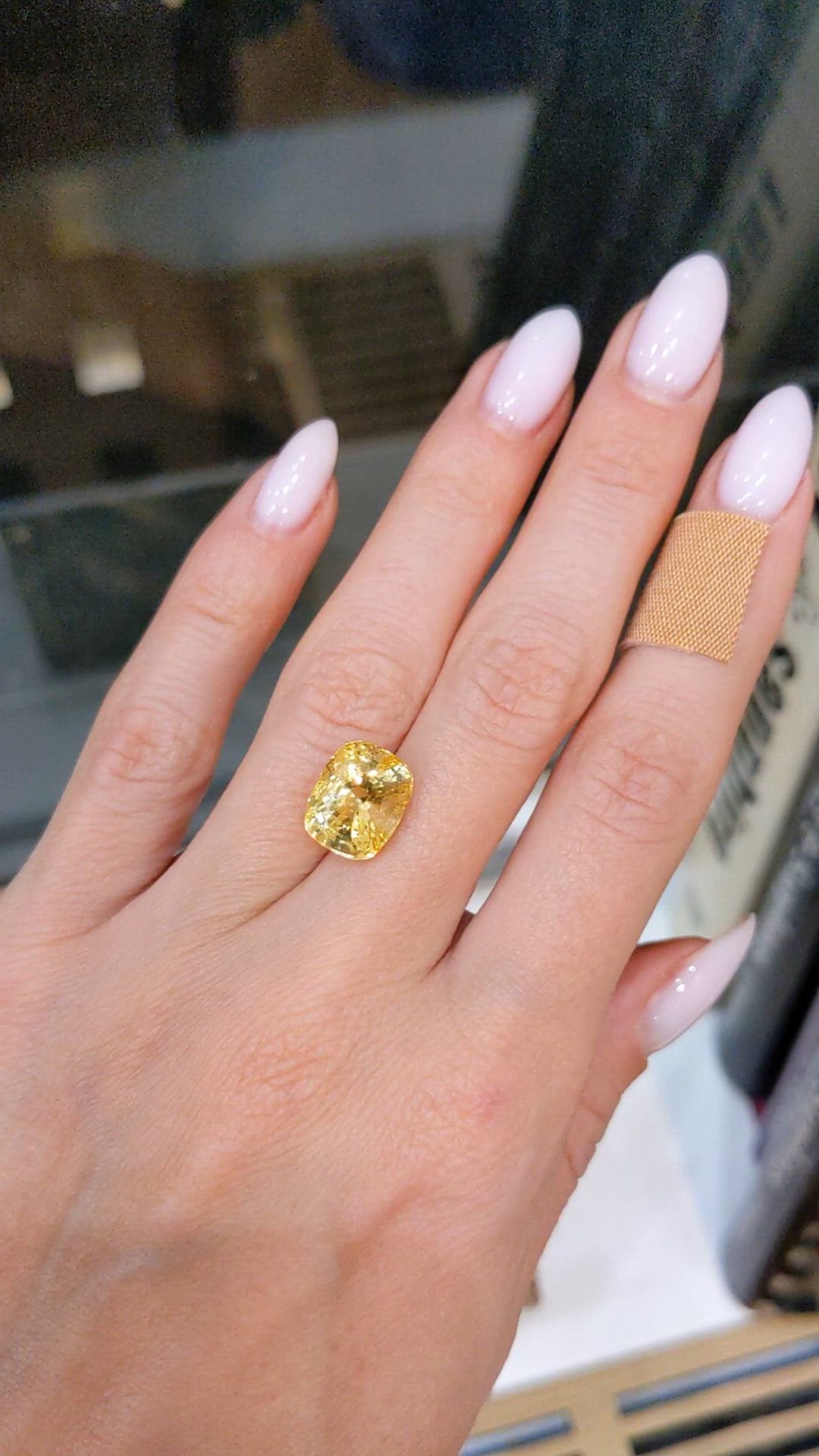 8.57 Ct. Yellow Sapphire from Ceylon (Sri Lanka) Size Video