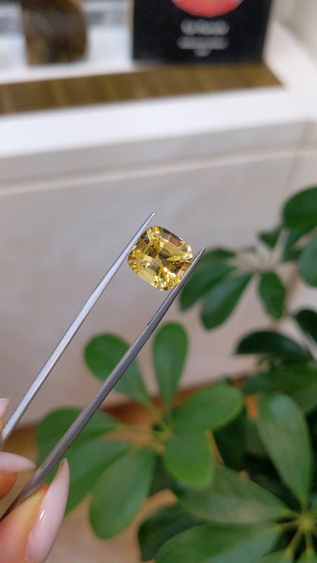 8.35 Ct. Yellow Sapphire from Ceylon (Sri Lanka) Size Video