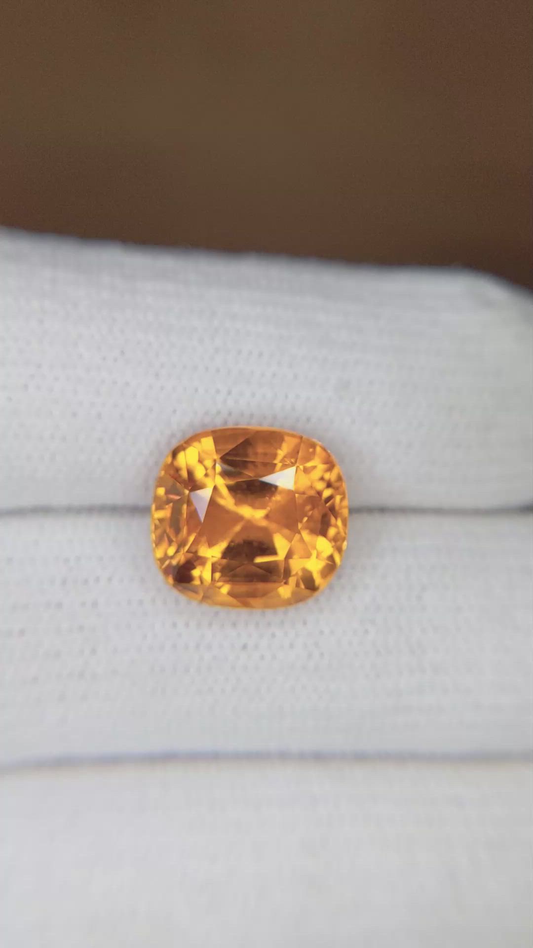 8.49 Ct. Orange Sapphire from Ceylon (Sri Lanka) Size Video