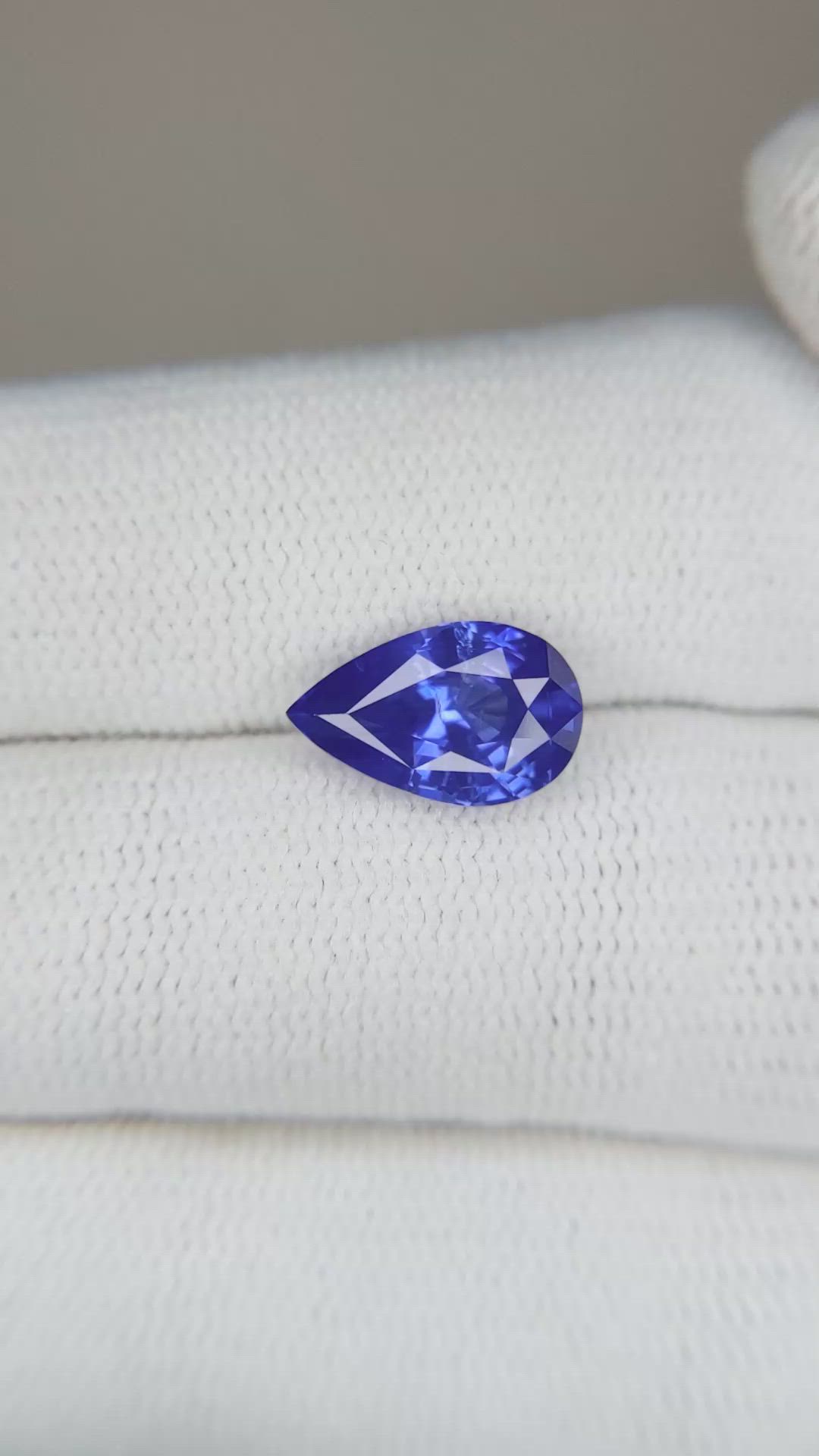 2.53 Ct. Blue Sapphire from Ceylon (Sri Lanka) Size Video