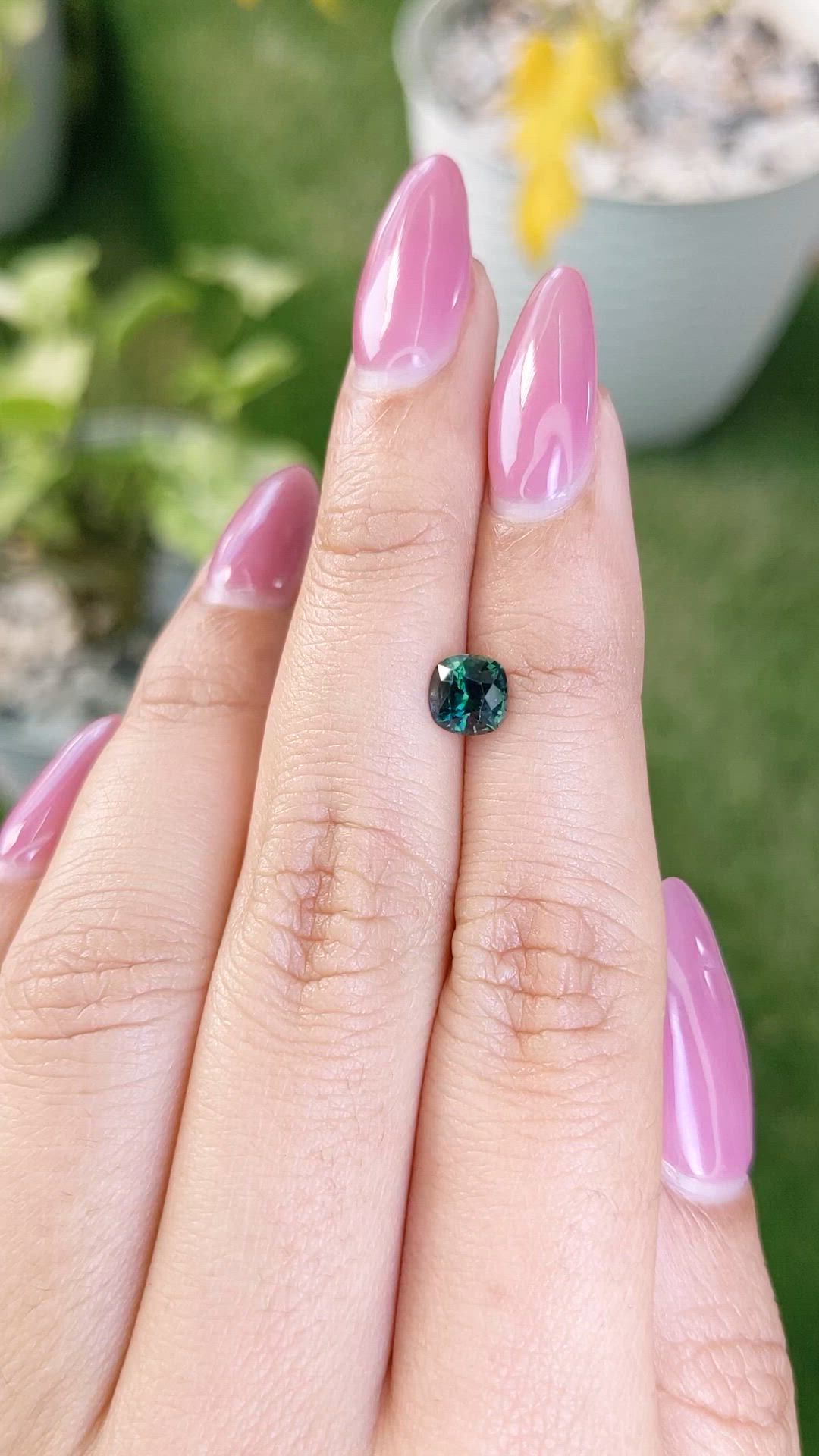 1.05 Ct. Green Sapphire from Ceylon (Sri Lanka) Size Video