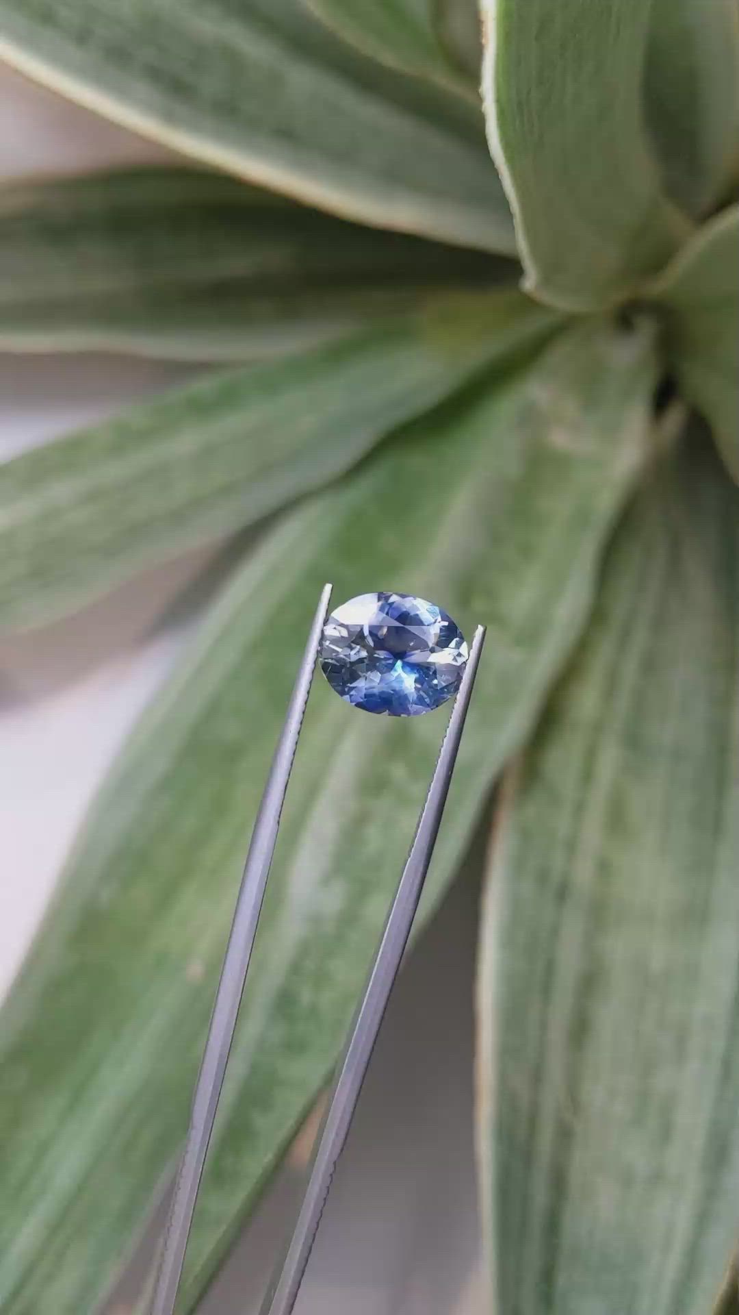 5.43 Ct. Bi Color Sapphire from Ceylon (Sri Lanka) Size Video