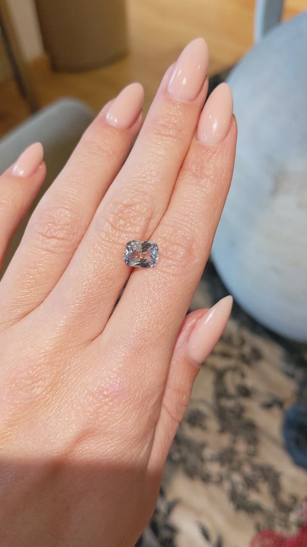 2.20 Ct. Bi Color Sapphire from Ceylon (Sri Lanka) Size Video