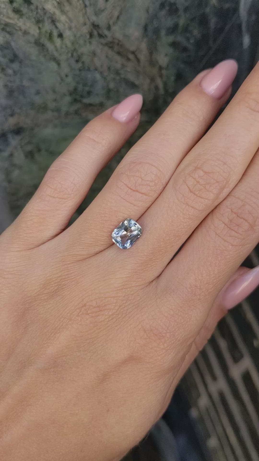 2.20 Ct. Bi Color Sapphire from Ceylon (Sri Lanka) Size Video