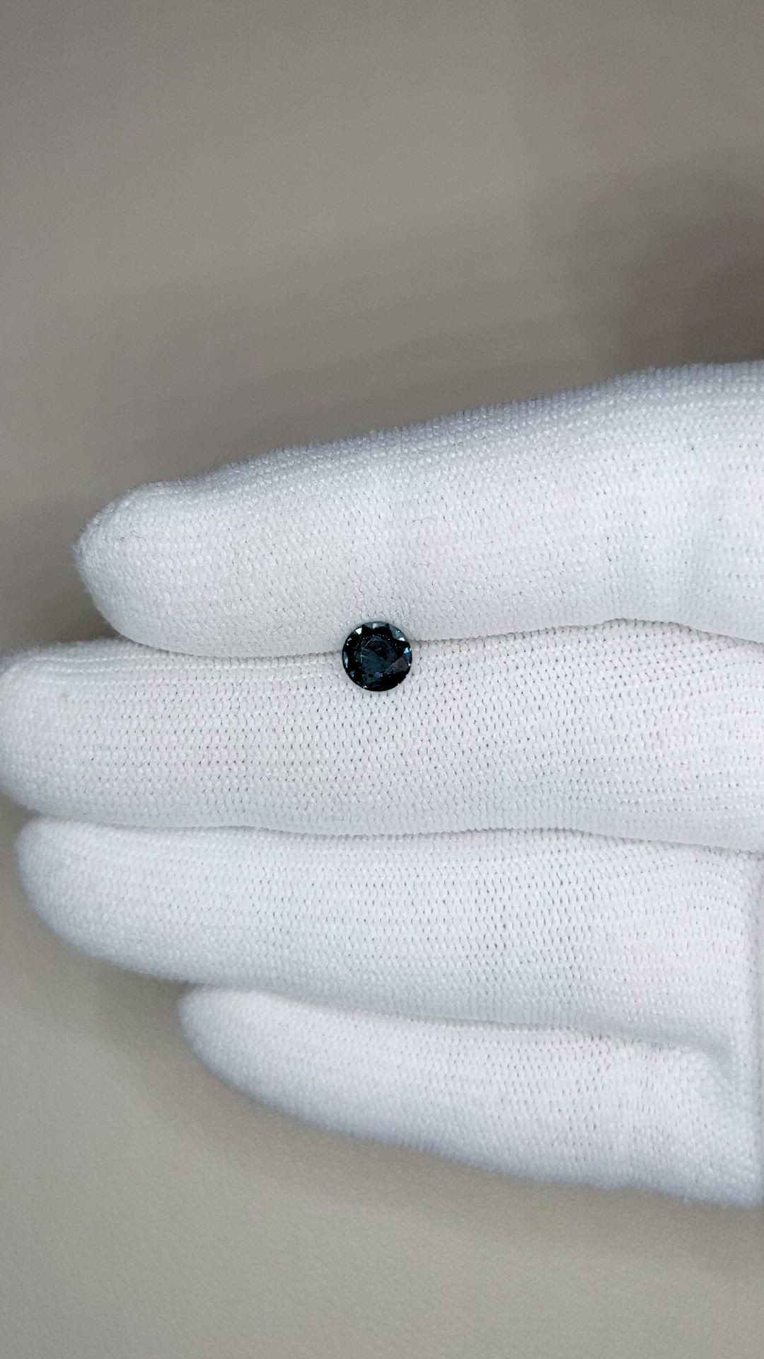 0.90 Ct. Blue Sapphire from Ceylon (Sri Lanka) Size Video