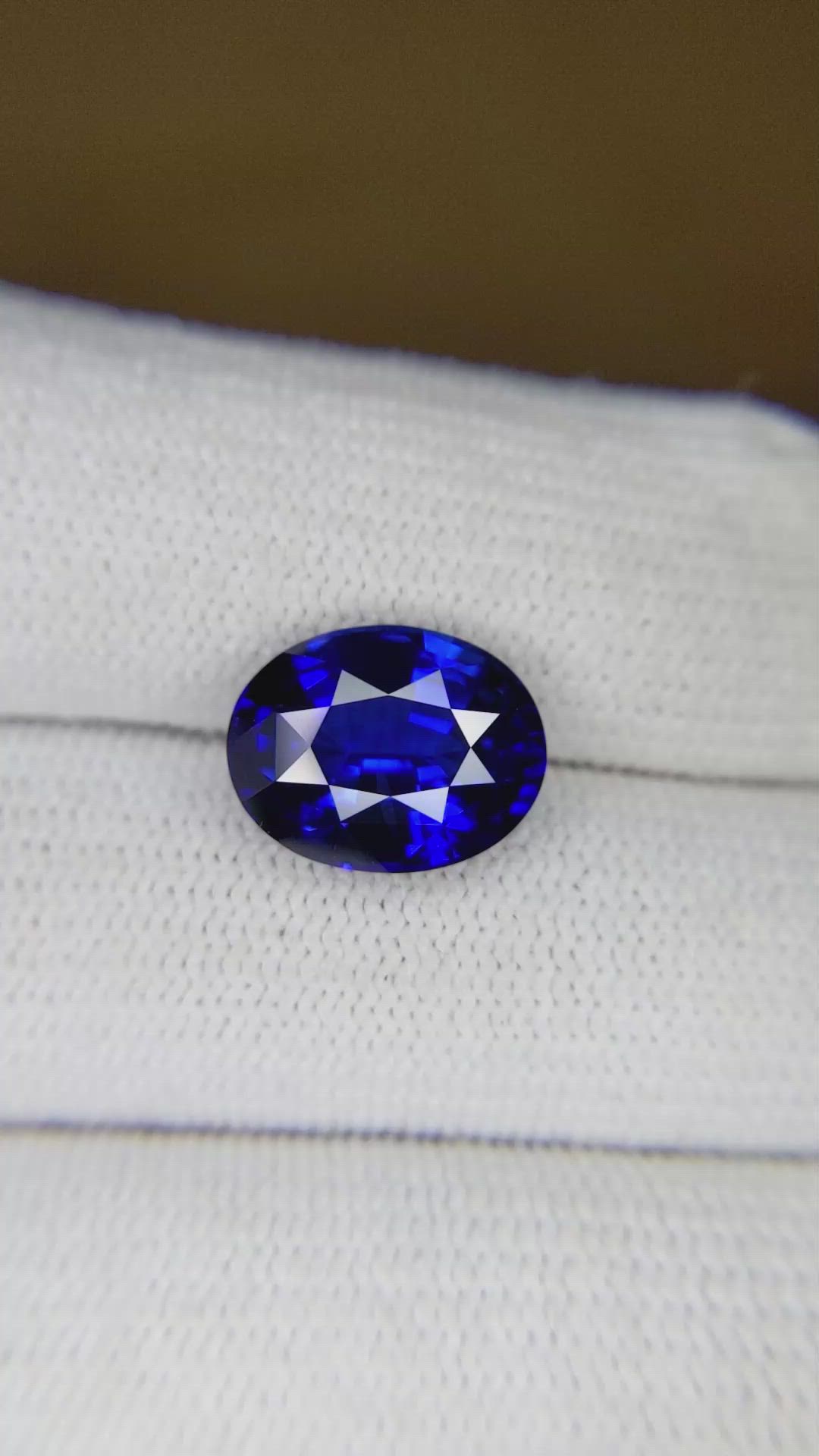 6.02 Ct. Blue Sapphire from Ceylon (Sri Lanka) Size Video