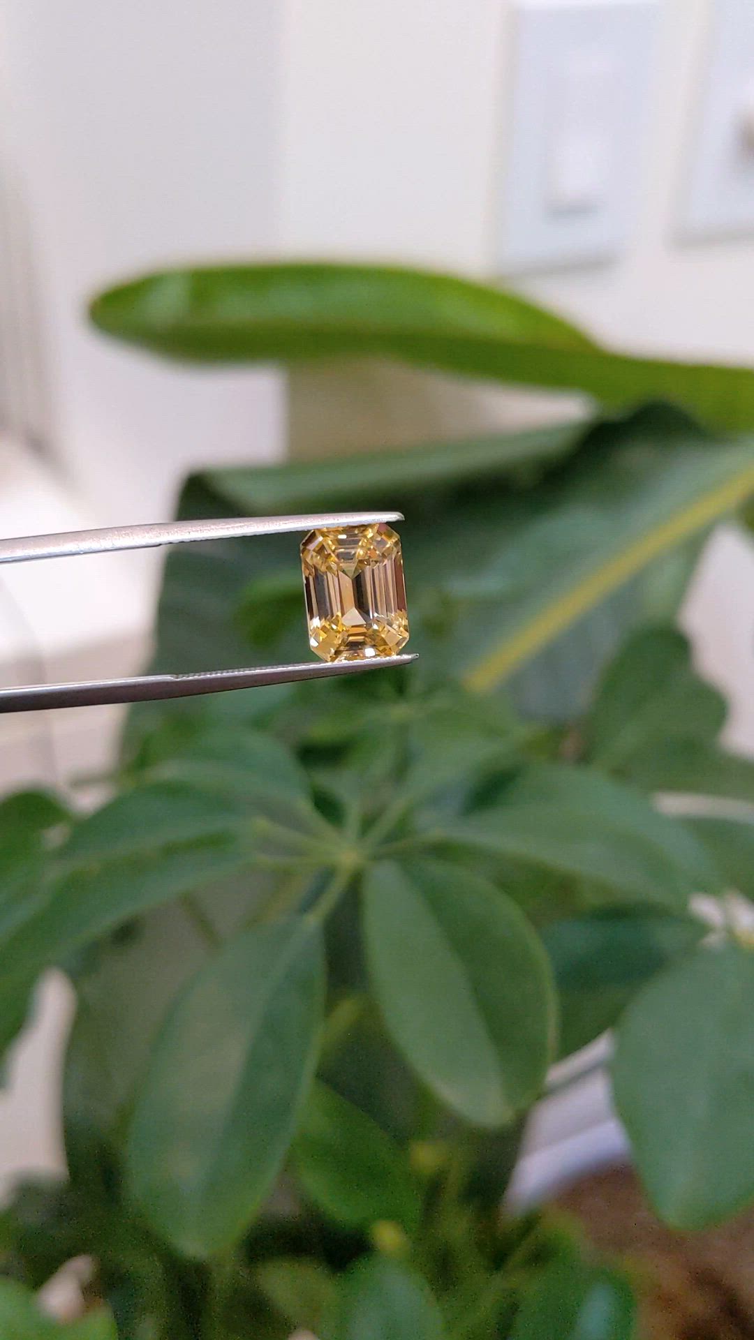 5.20 Ct. Orangish Yellow Sapphire from Ceylon (Sri Lanka) Size Video