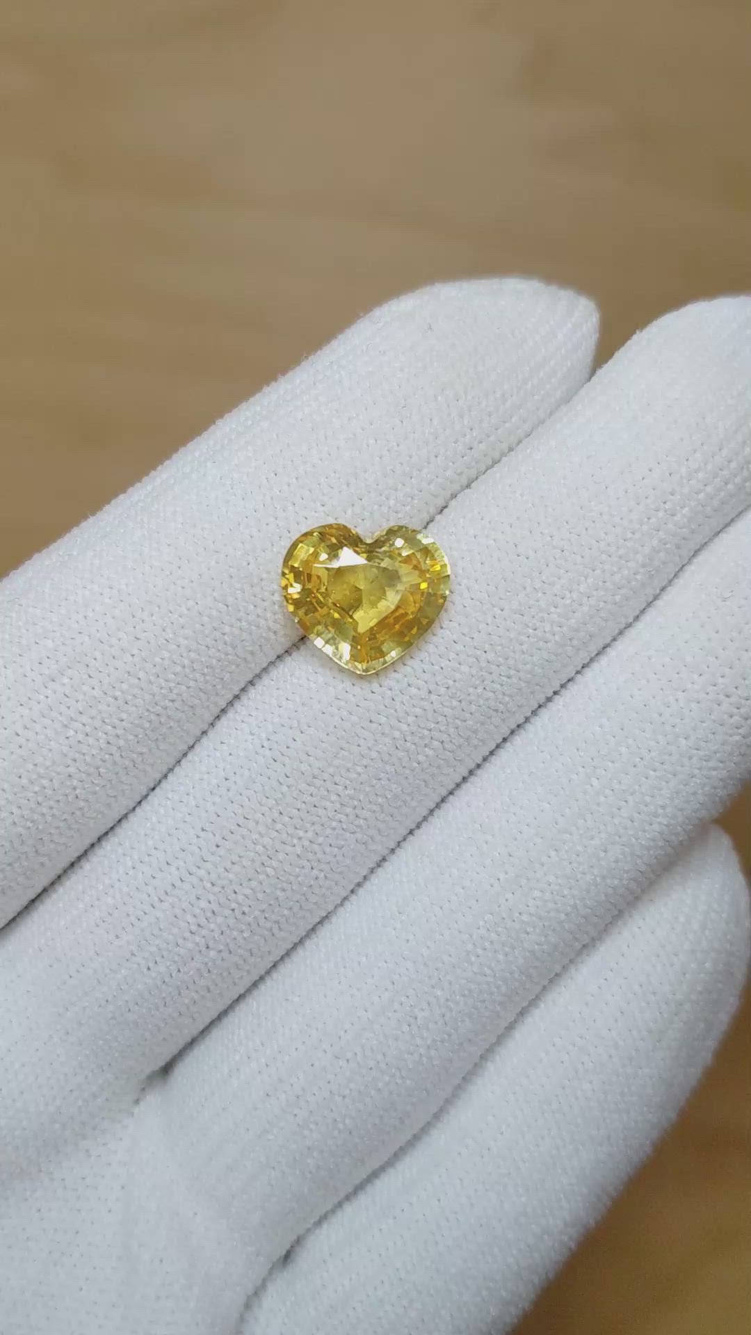 5.04 Ct. Yellow Sapphire from Ceylon (Sri Lanka) Size Video