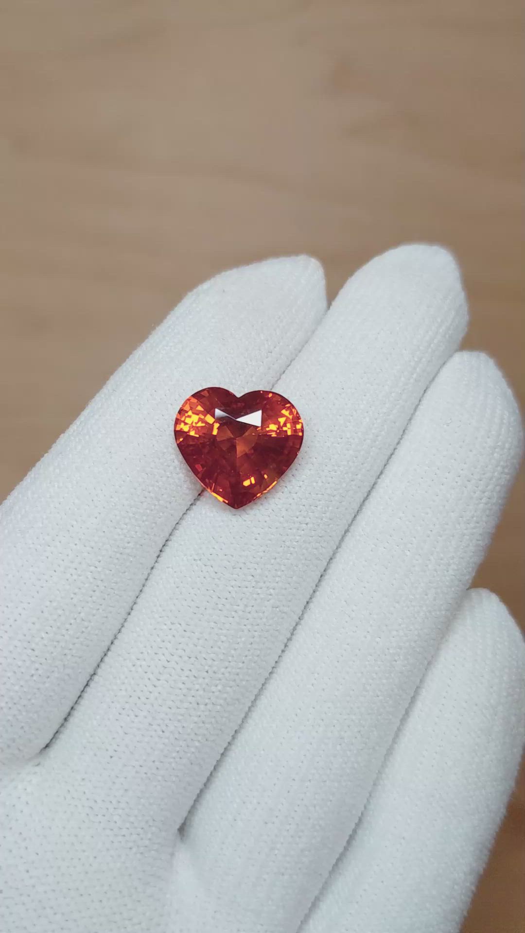 10.01 Ct. Orange Sapphire from Ceylon (Sri Lanka) Size Video
