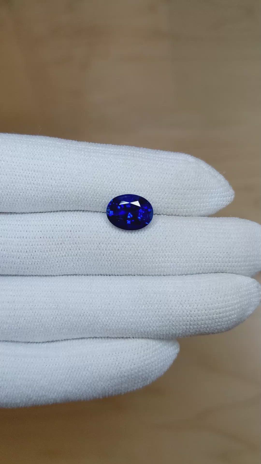 4.12 Ct. Blue Sapphire from Ceylon (Sri Lanka) Size Video