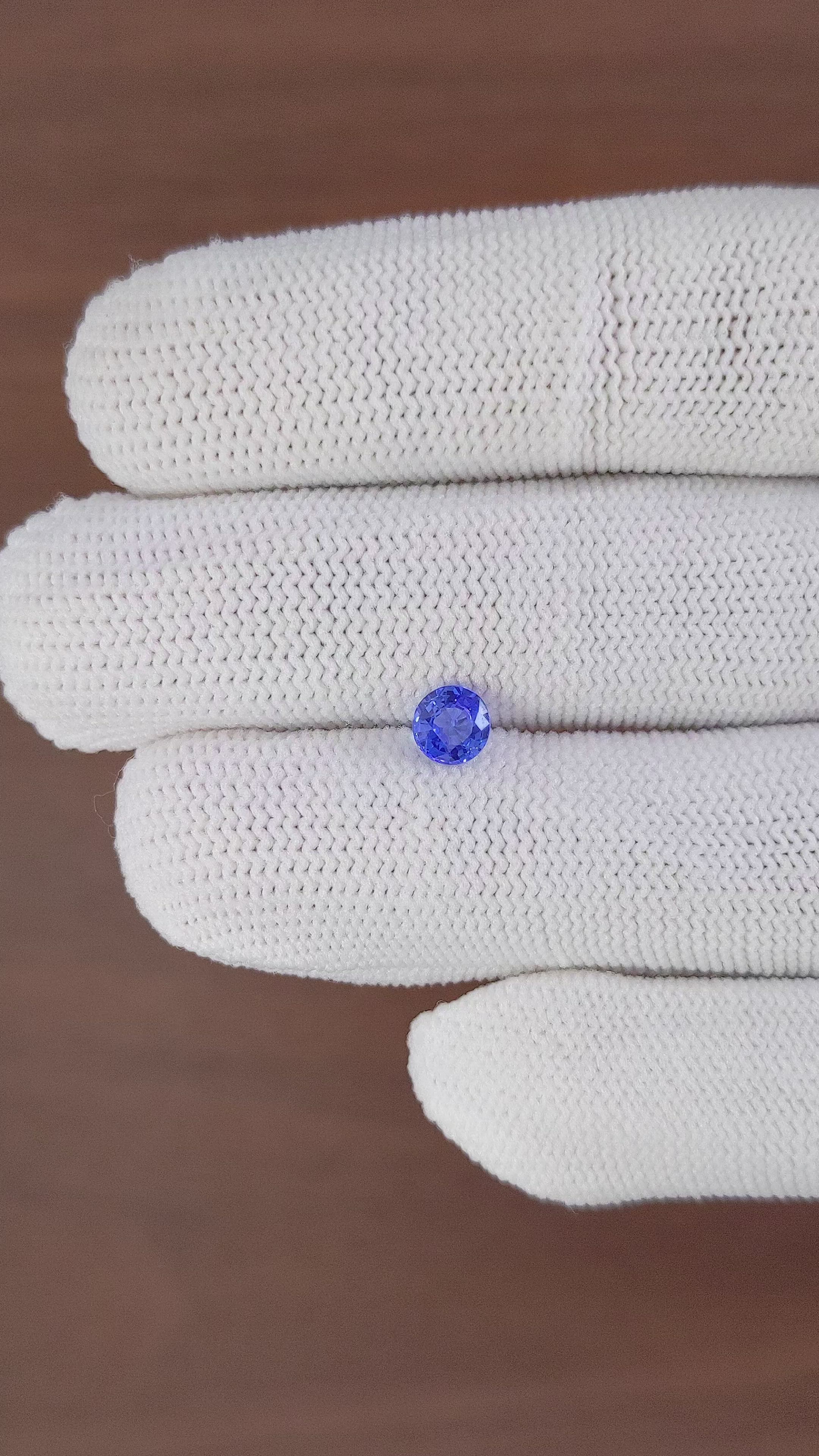 0.65 Ct. Blue Sapphire from Ceylon (Sri Lanka) Size Video