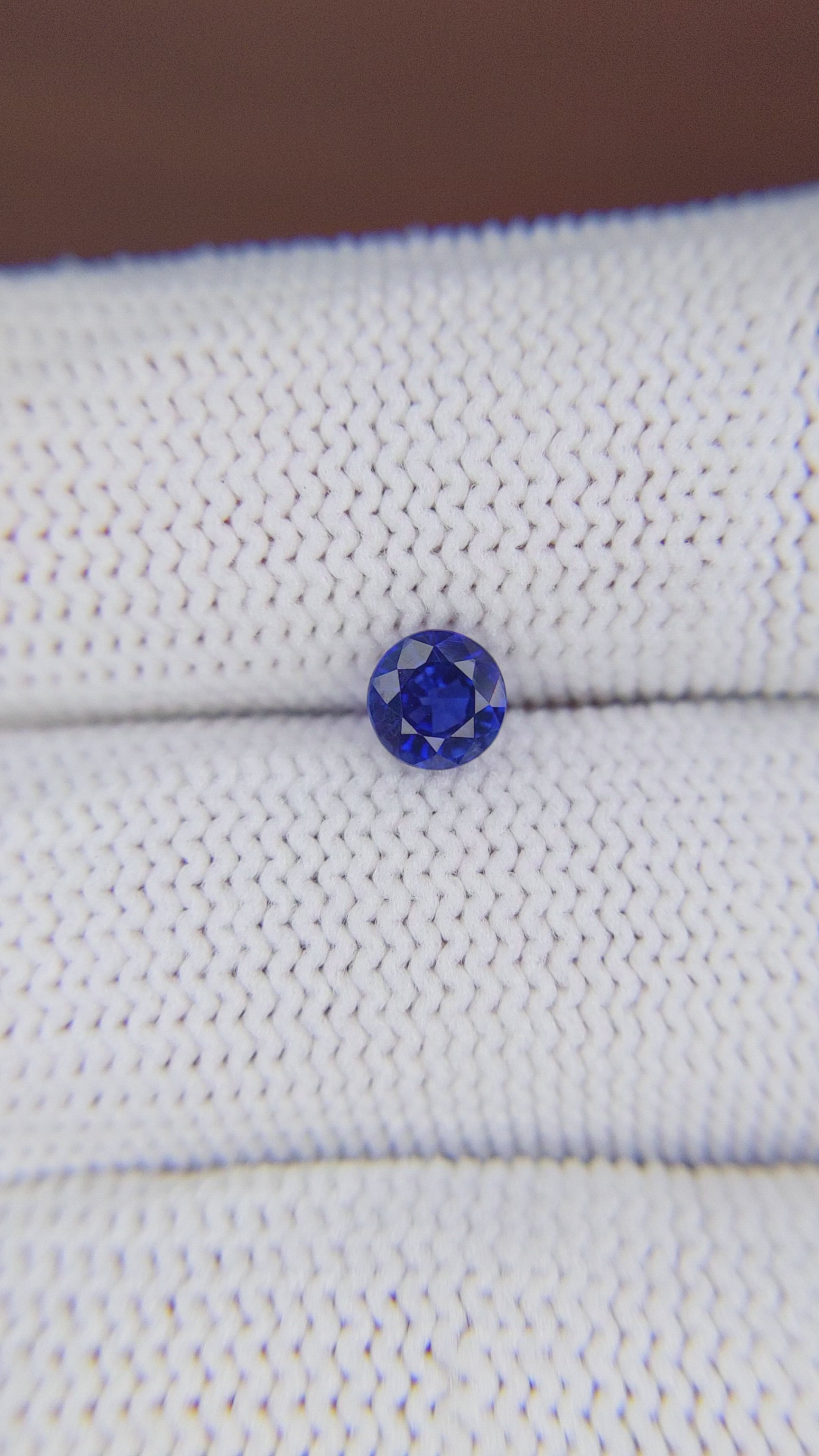 0.73 Ct. Blue Sapphire from Ceylon (Sri Lanka) Size Video