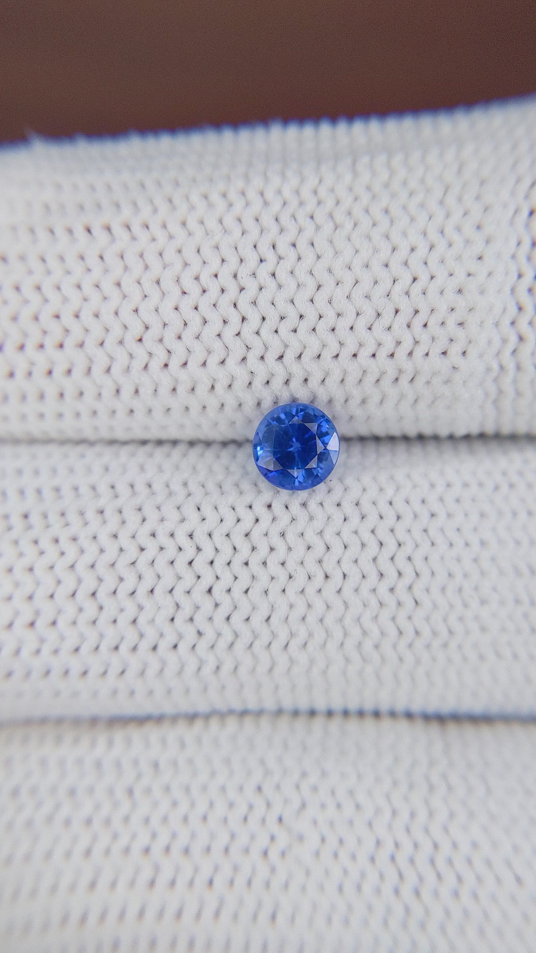 0.67 Ct. Blue Sapphire from Ceylon (Sri Lanka) Size Video