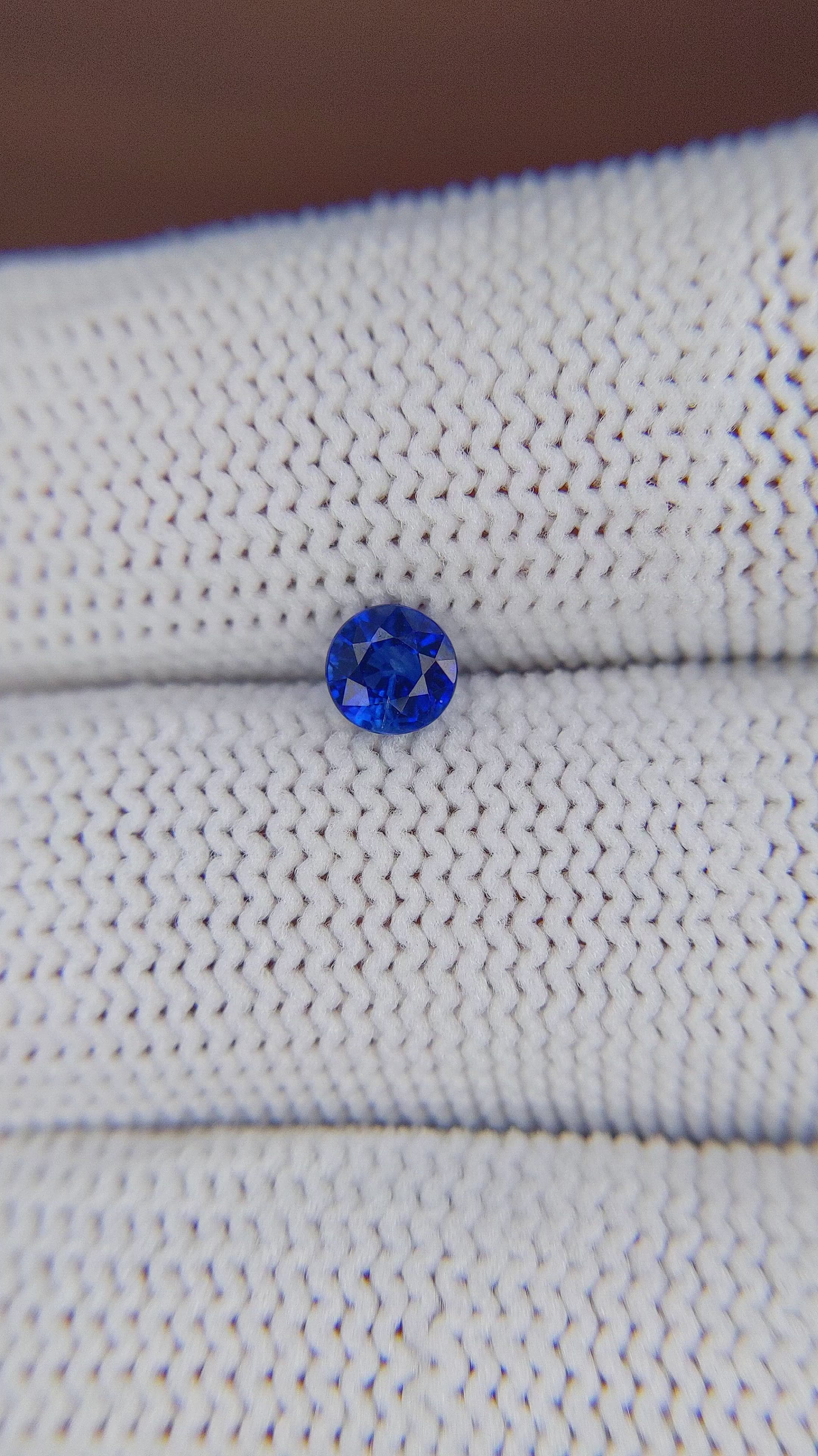 0.54 Ct. Blue Sapphire from Ceylon (Sri Lanka) Size Video