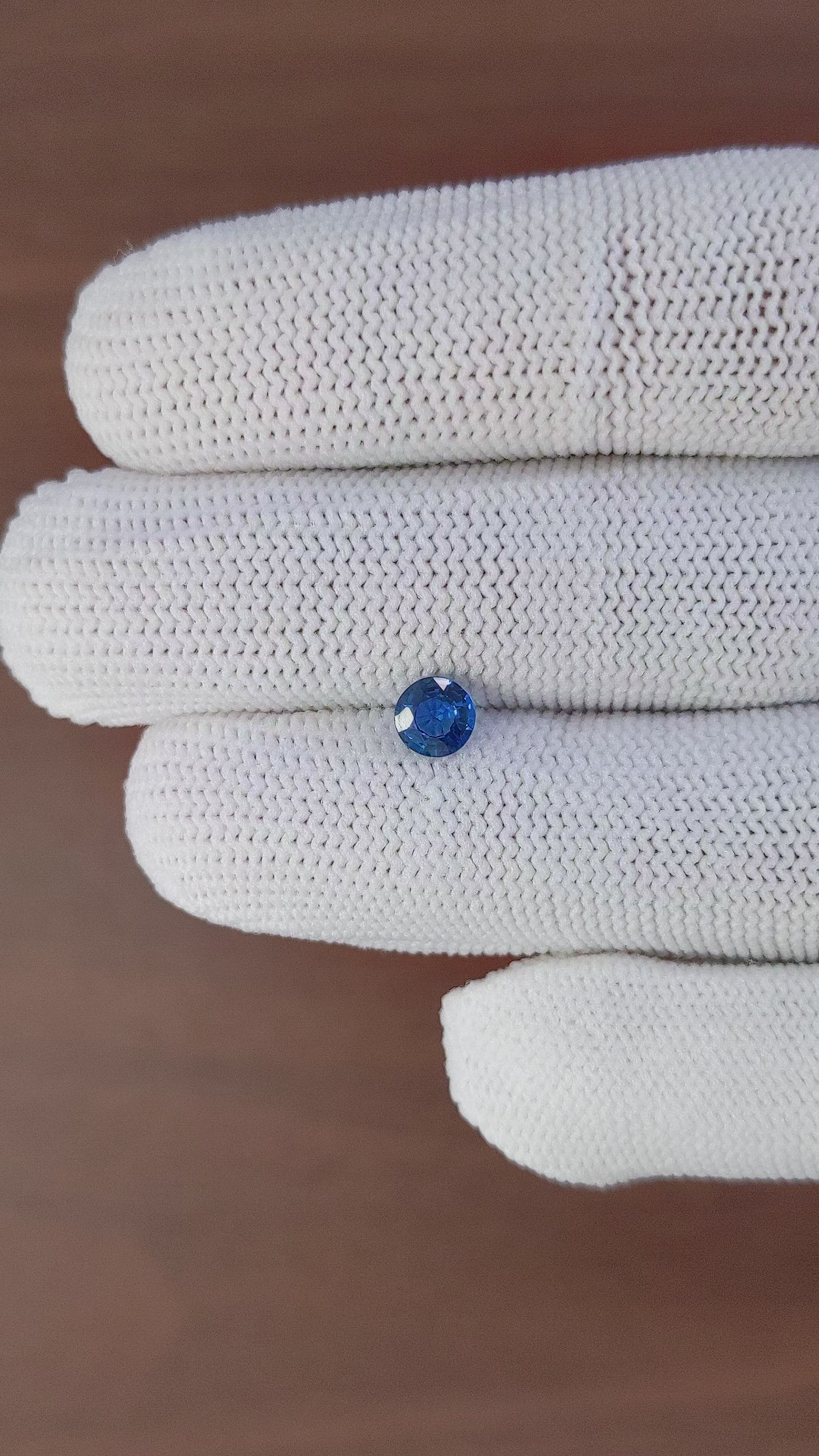 0.67 Ct. Blue Sapphire from Ceylon (Sri Lanka) Size Video