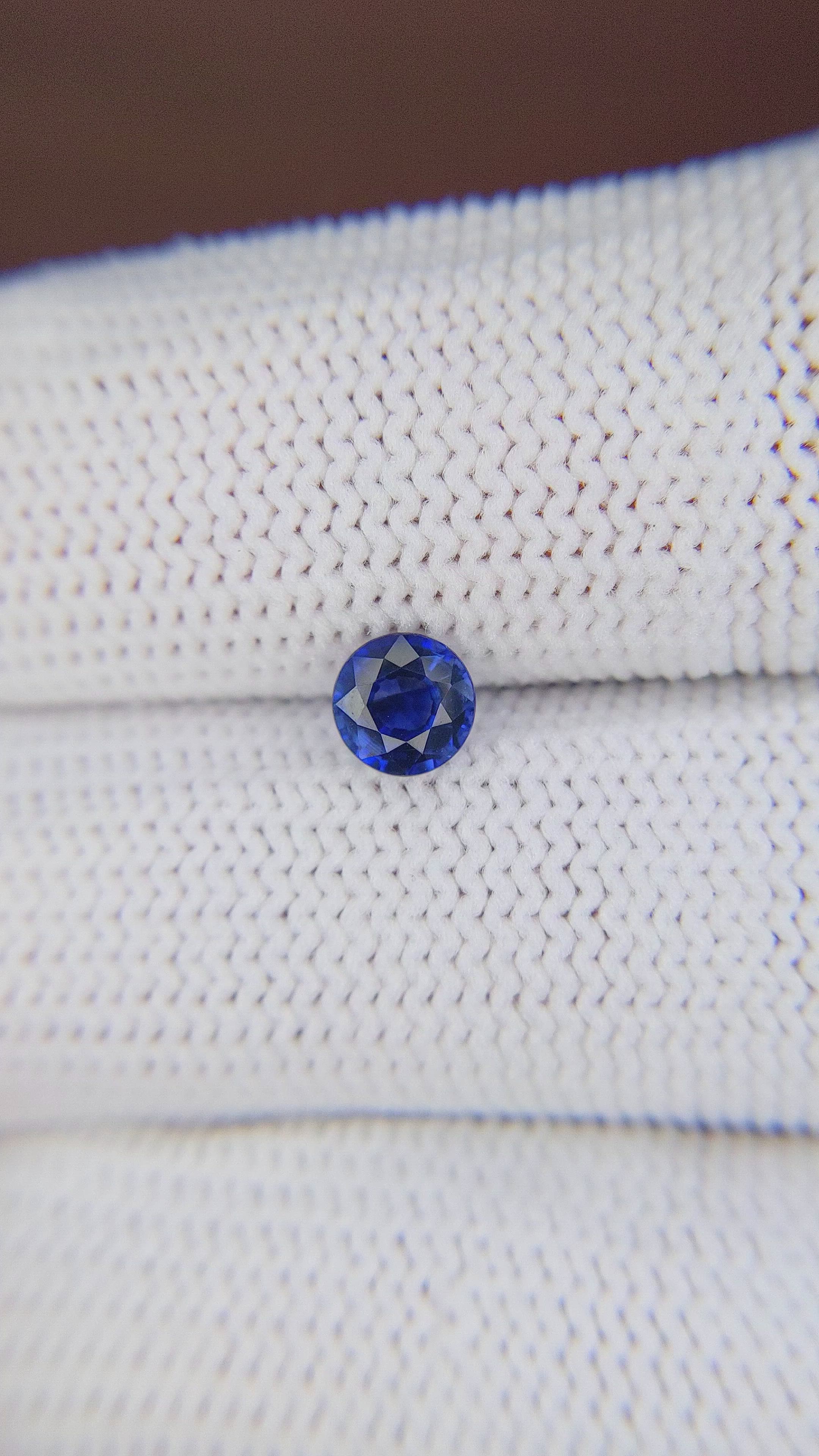 0.73 Ct. Color Change Sapphire from Ceylon (Sri Lanka) Size Video