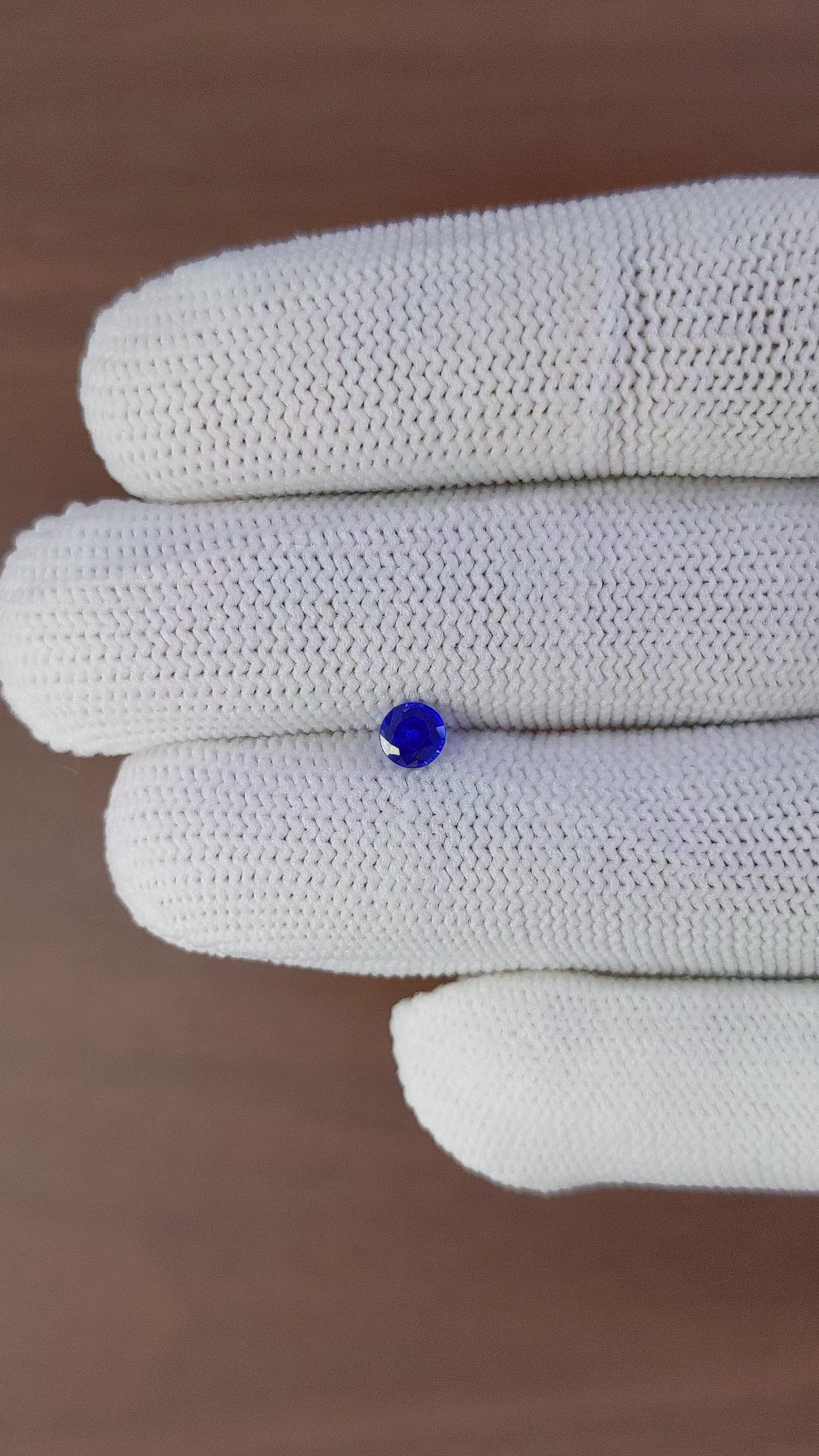 0.40 Ct. Blue Sapphire from Ceylon (Sri Lanka) Size Video