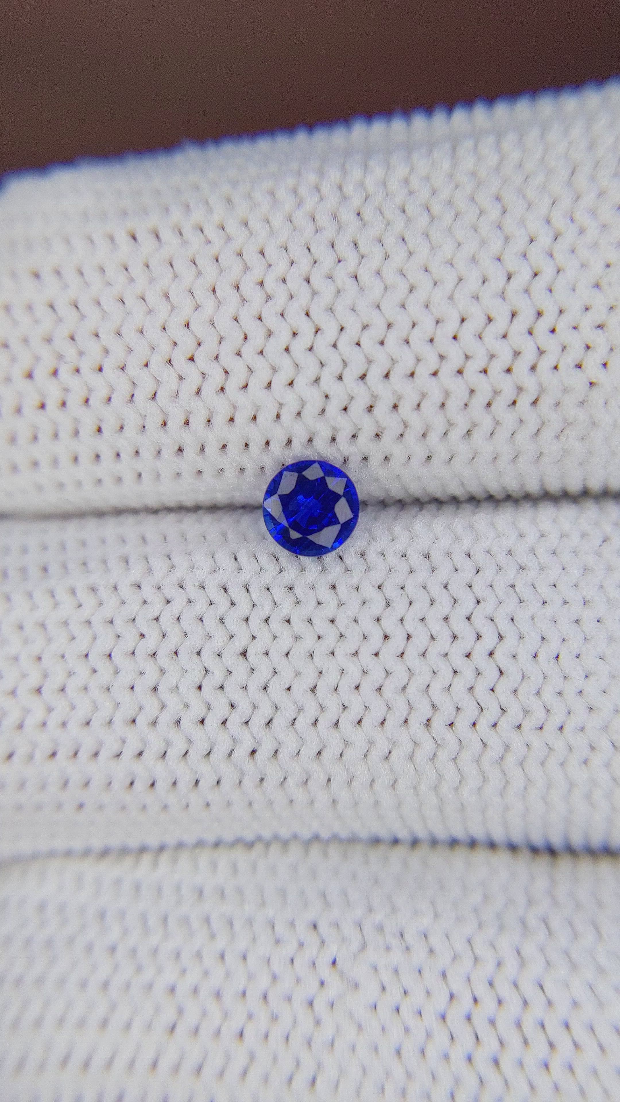 0.40 Ct. Blue Sapphire from Ceylon (Sri Lanka) Size Video