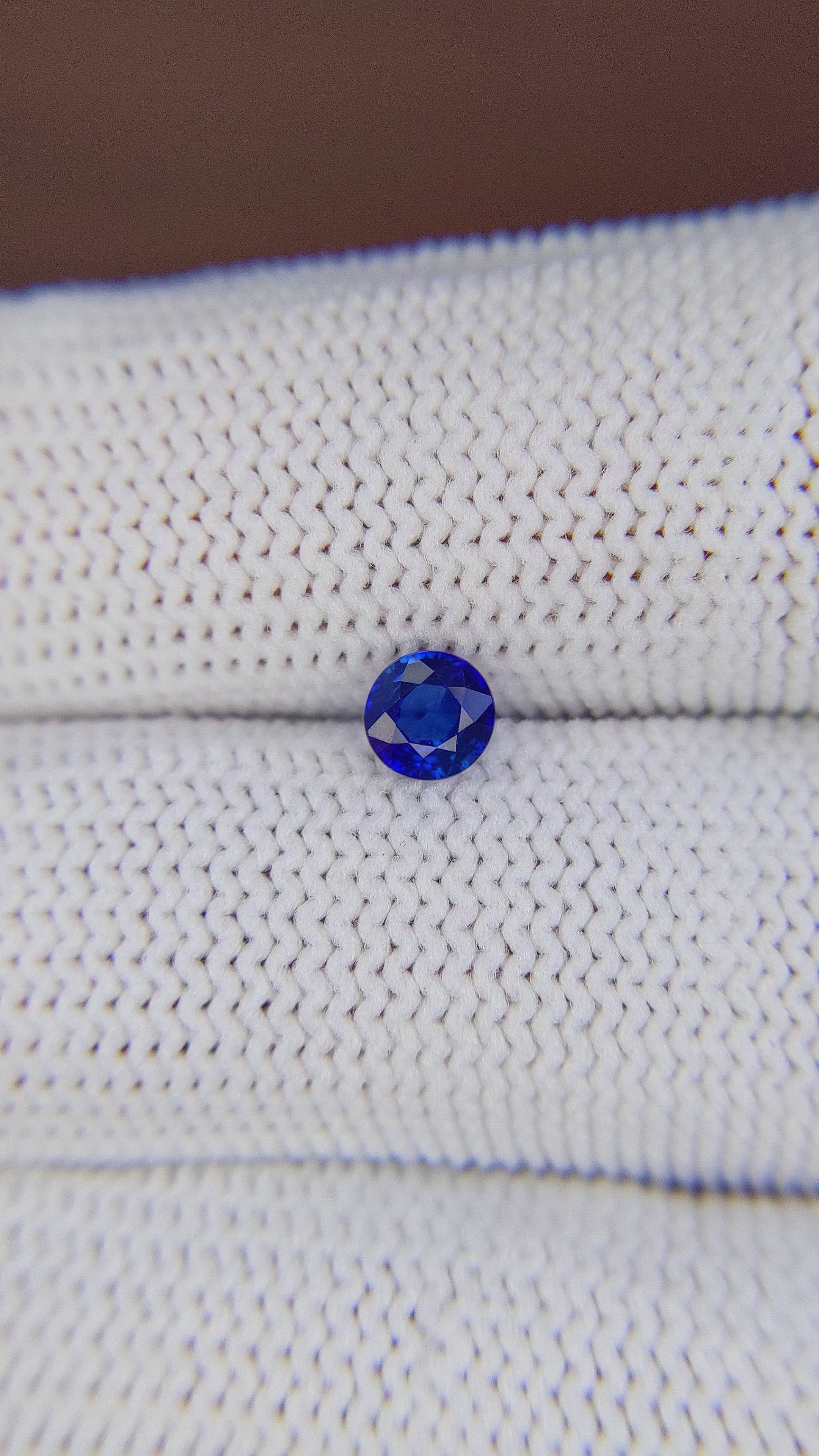 0.52 Ct. Blue Sapphire from Ceylon (Sri Lanka) Size Video