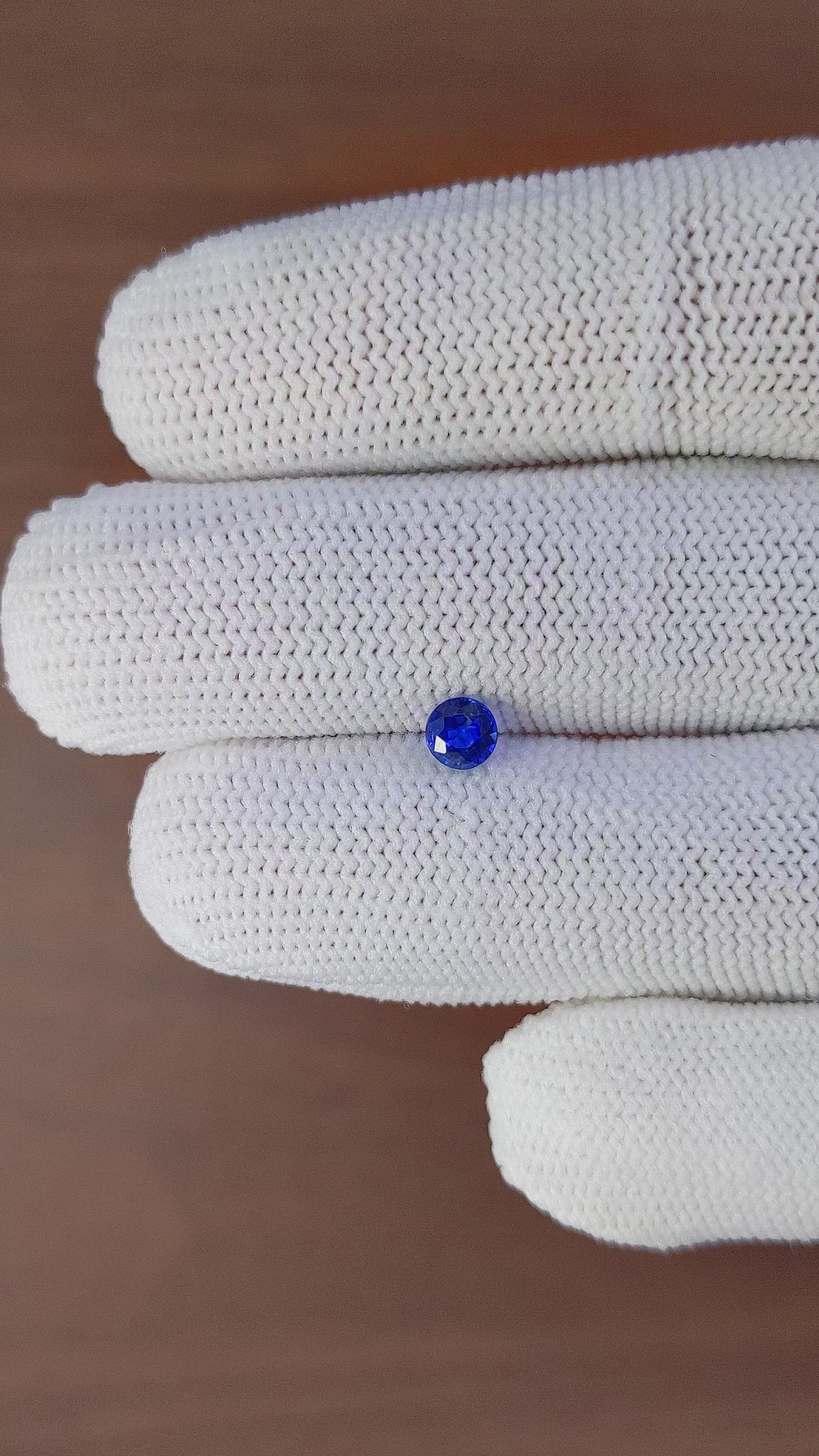 0.45 Ct. Blue Sapphire from Ceylon (Sri Lanka) Size Video
