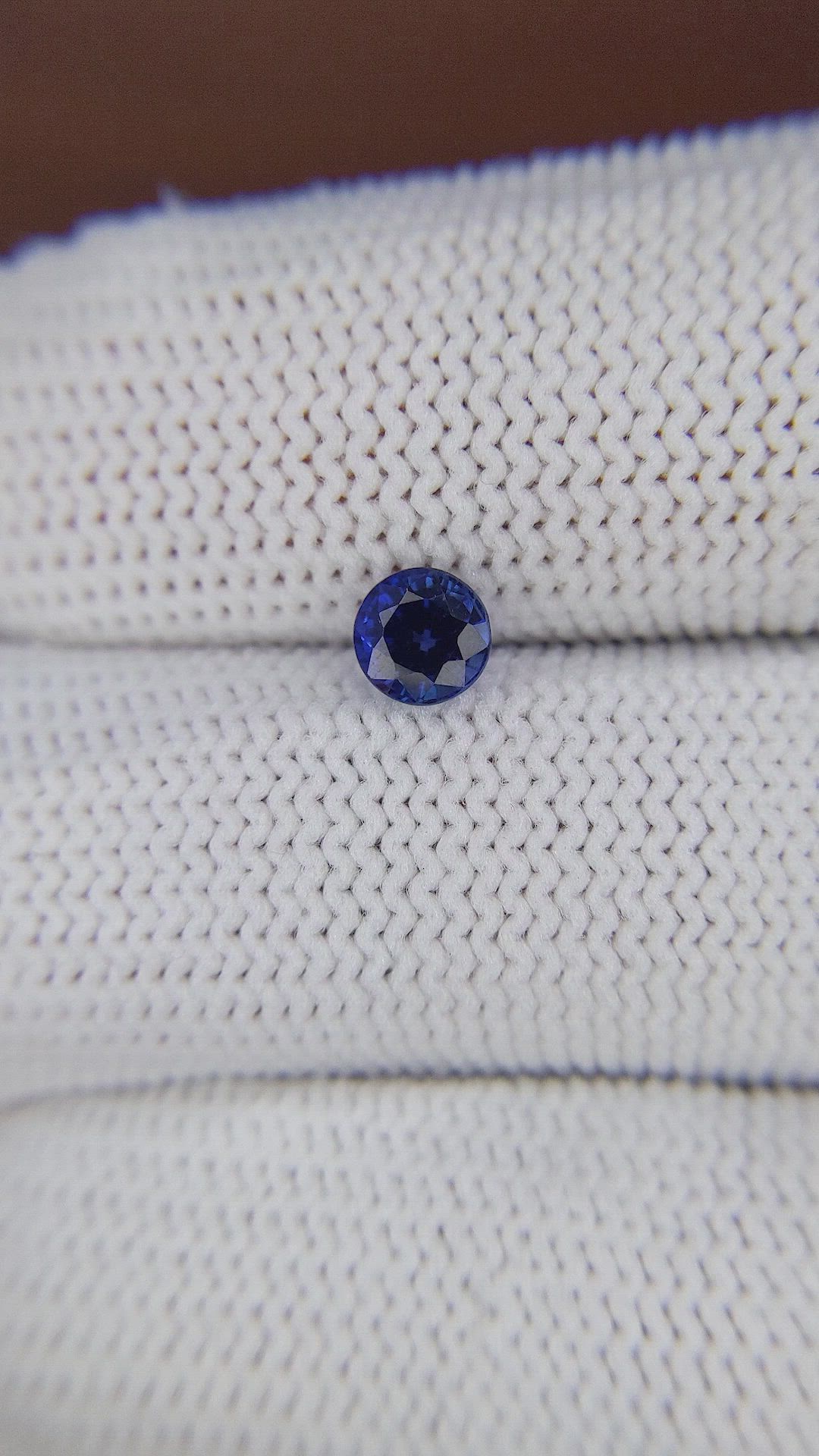 0.71 Ct. Blue Sapphire from Ceylon (Sri Lanka) Size Video