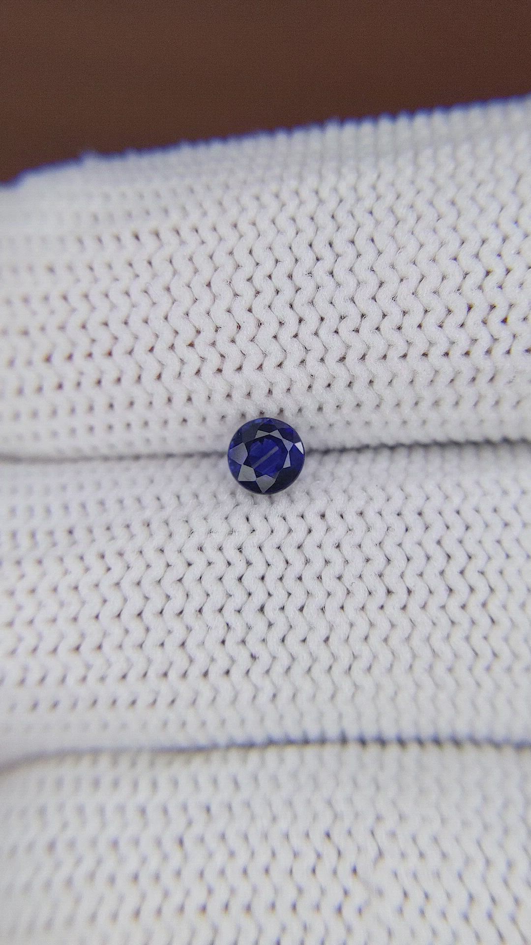 0.33 Ct. Blue Sapphire from Ceylon (Sri Lanka) Size Video