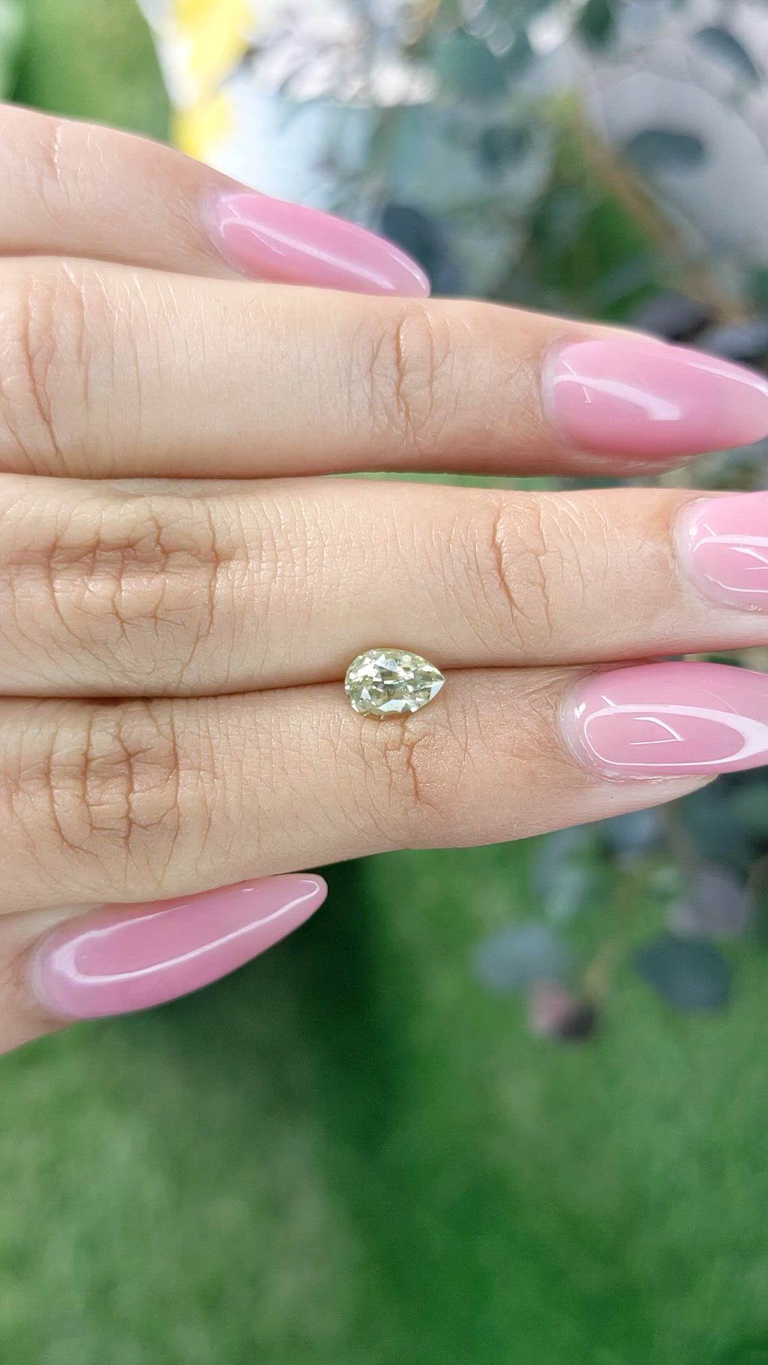 1.05 Ct. Greenish Yellow Sapphire from Ceylon (Sri Lanka) Size Video