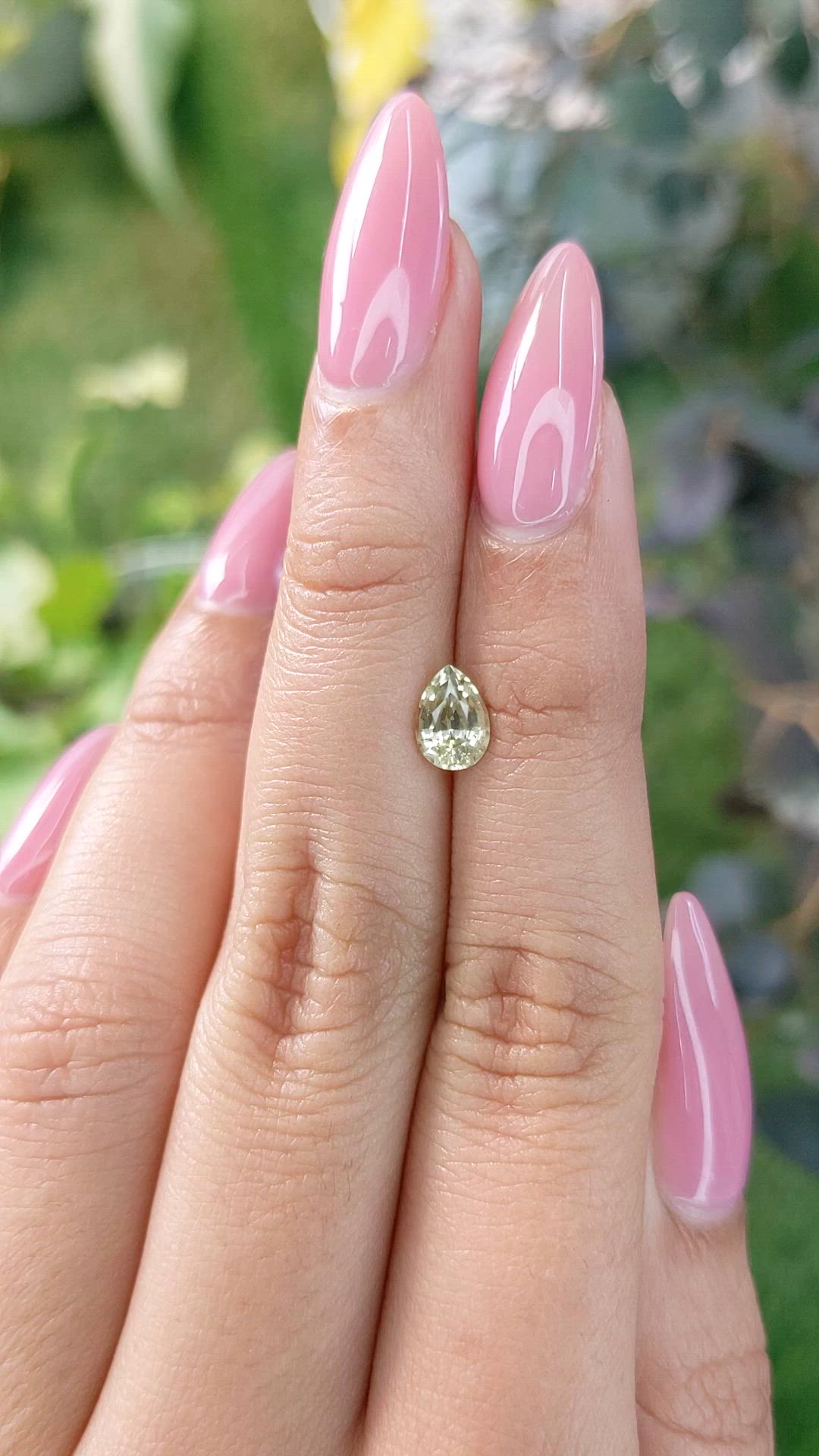 1.05 Ct. Greenish Yellow Sapphire from Ceylon (Sri Lanka) Size Video