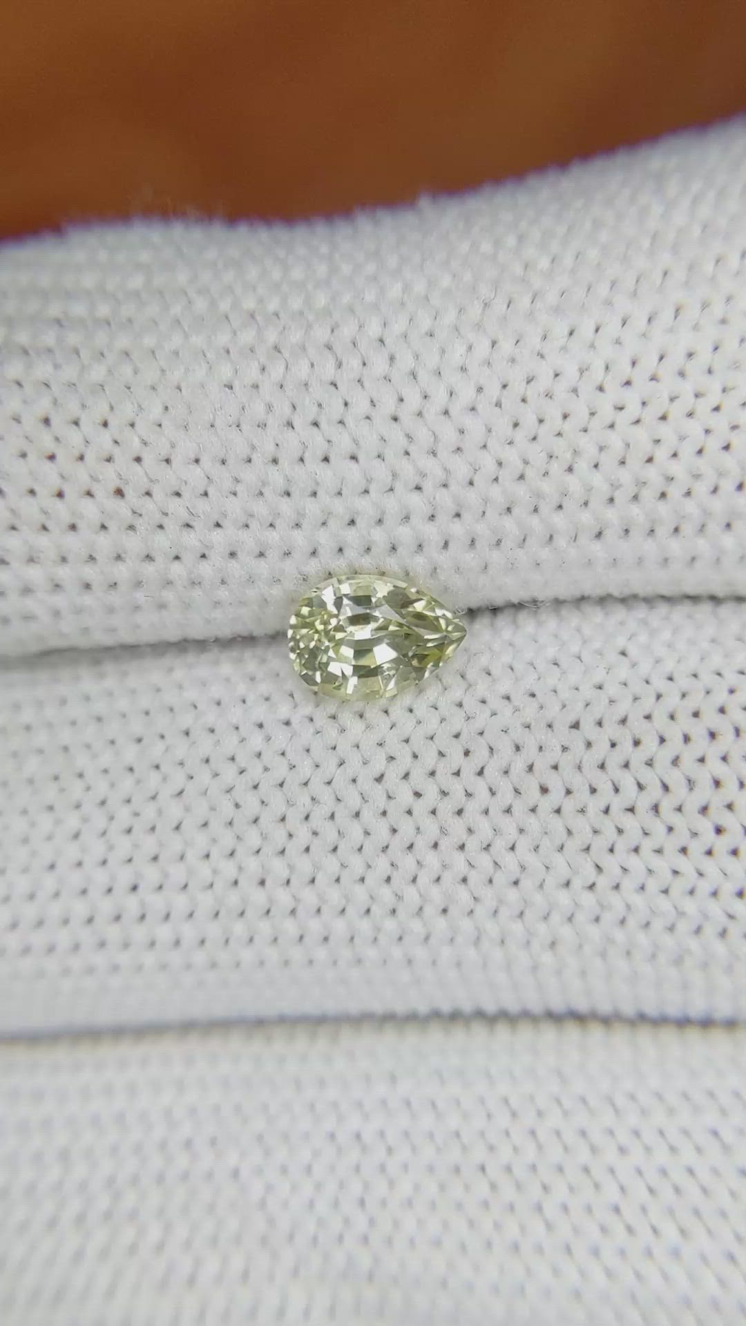 1.05 Ct. Greenish Yellow Sapphire from Ceylon (Sri Lanka) Size Video