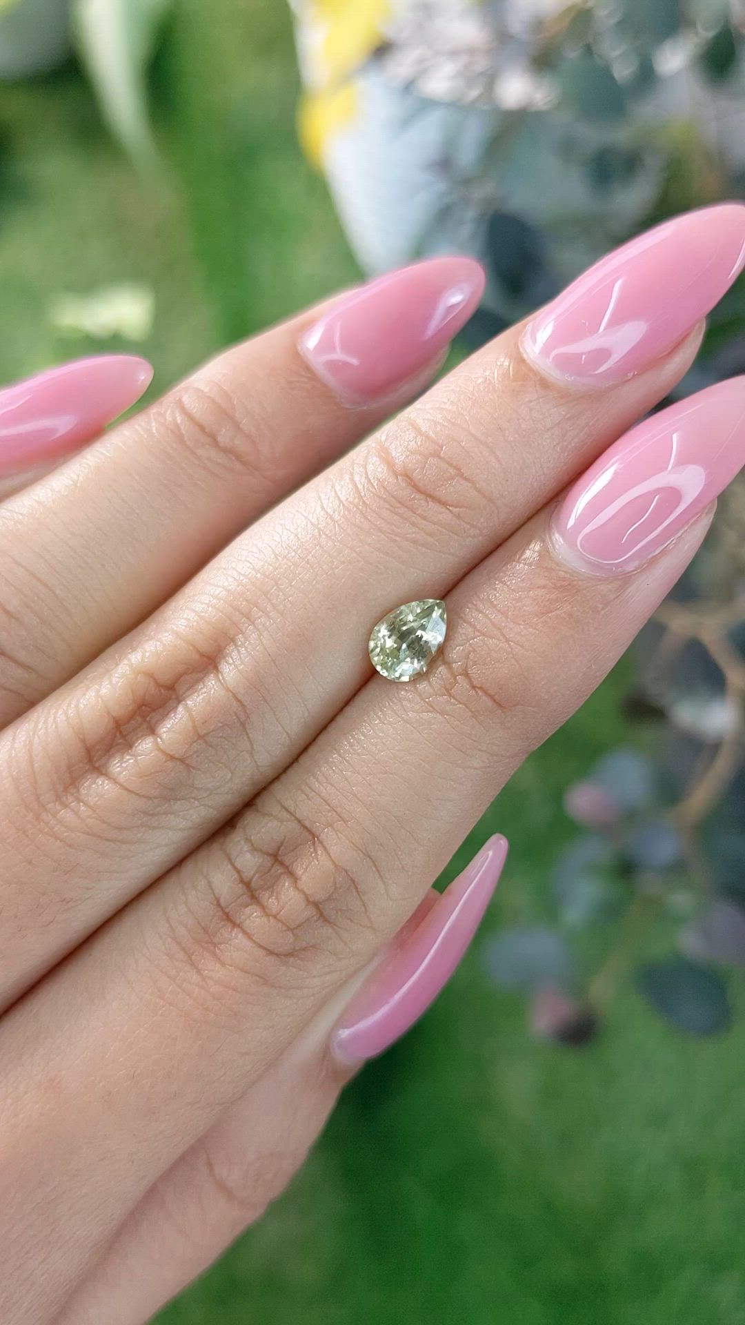 1.05 Ct. Greenish Yellow Sapphire from Ceylon (Sri Lanka) Size Video