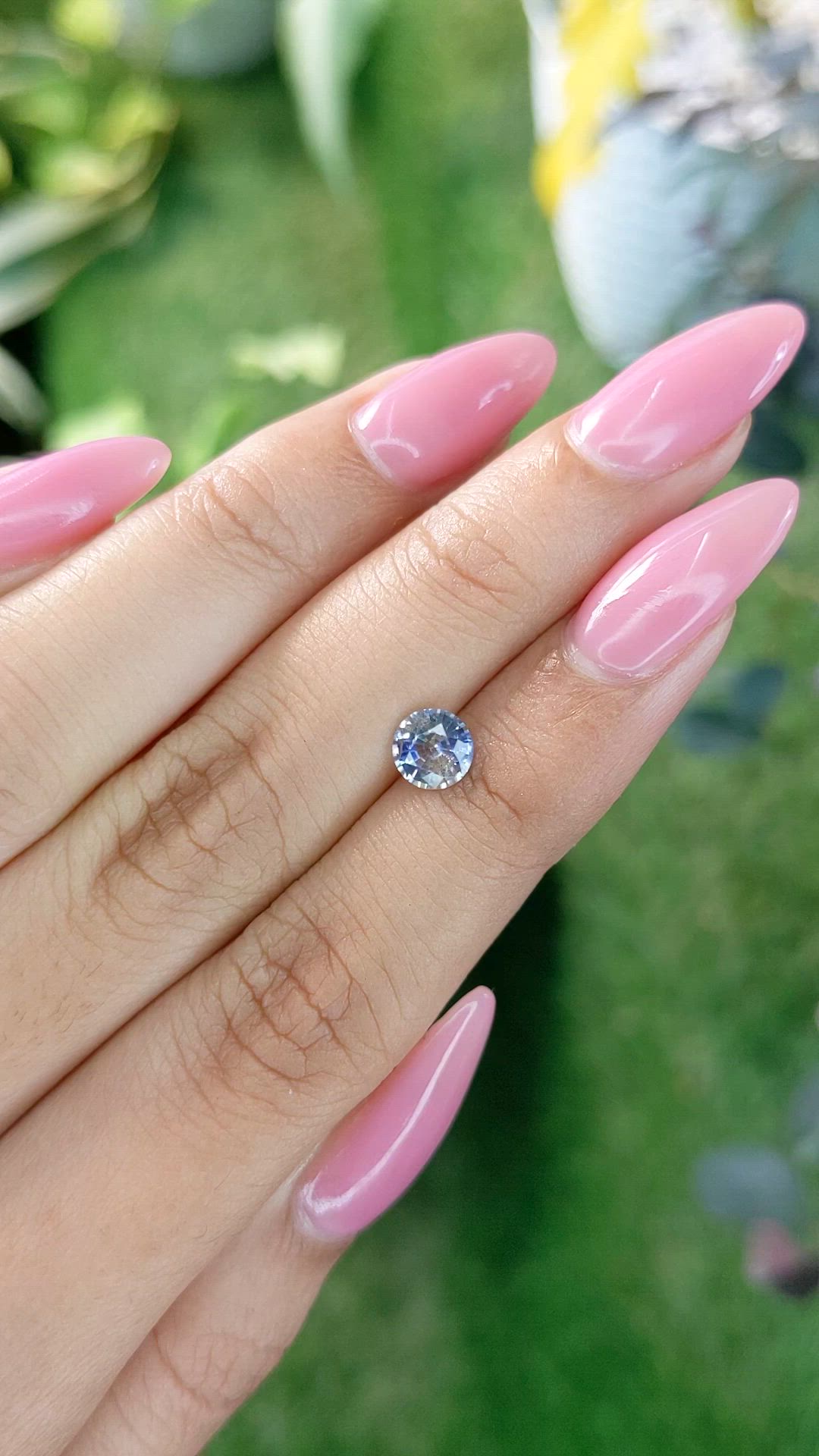 0.91 Ct. Bi Color Sapphire from Ceylon (Sri Lanka) Size Video